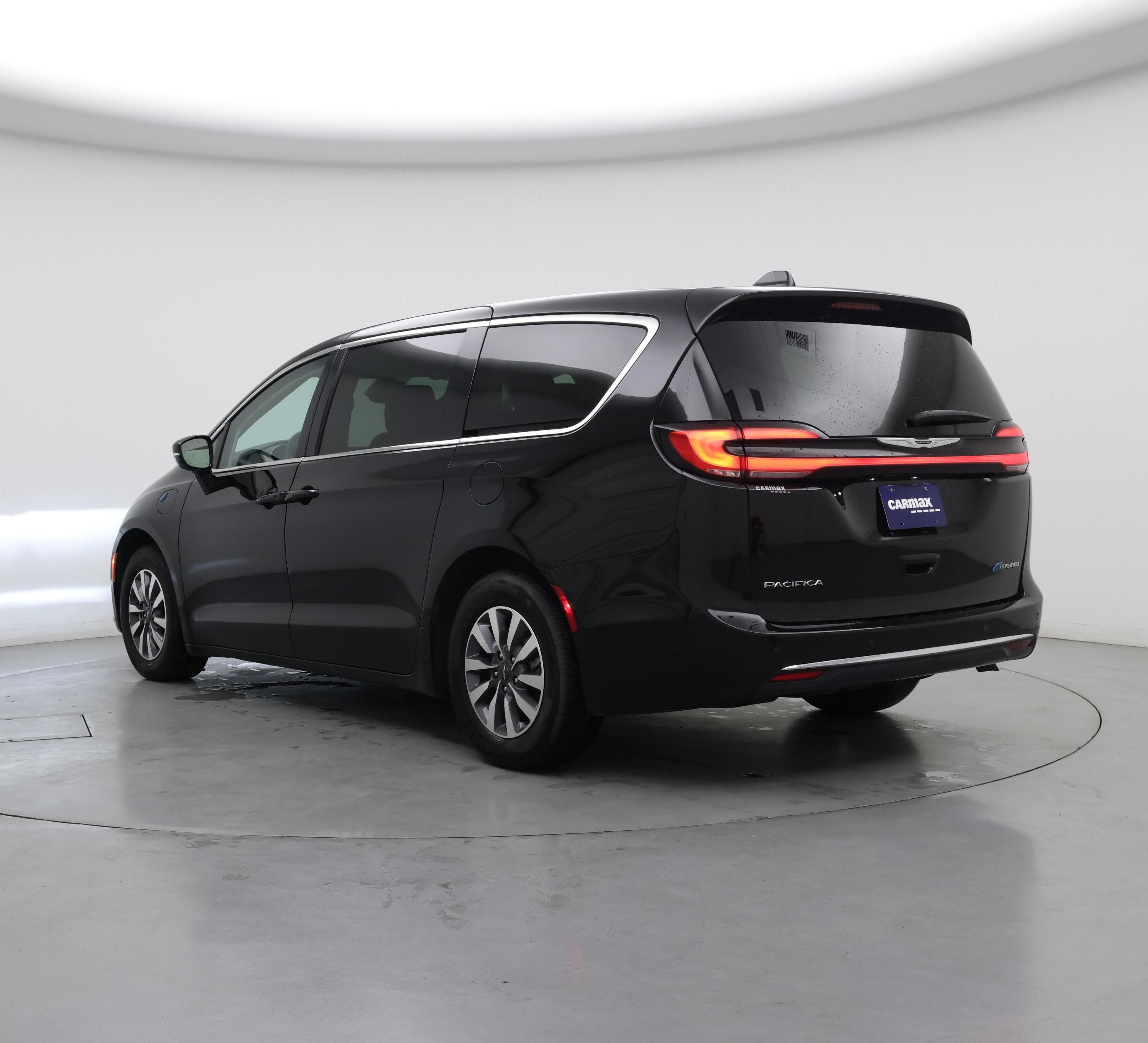 Thumbnail: 2024 Chrysler Pacifica - 2