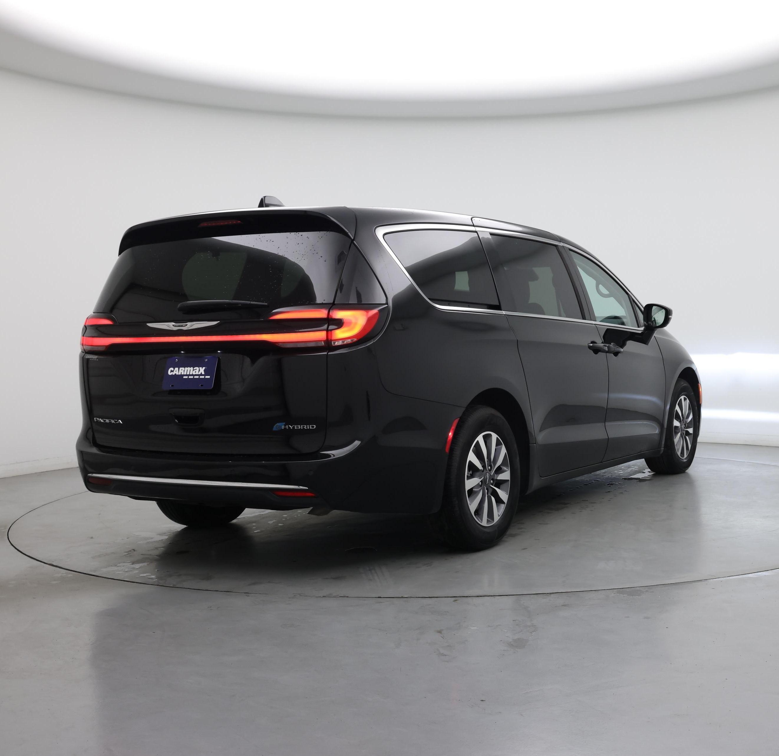 Thumbnail: 2024 Chrysler Pacifica - 8