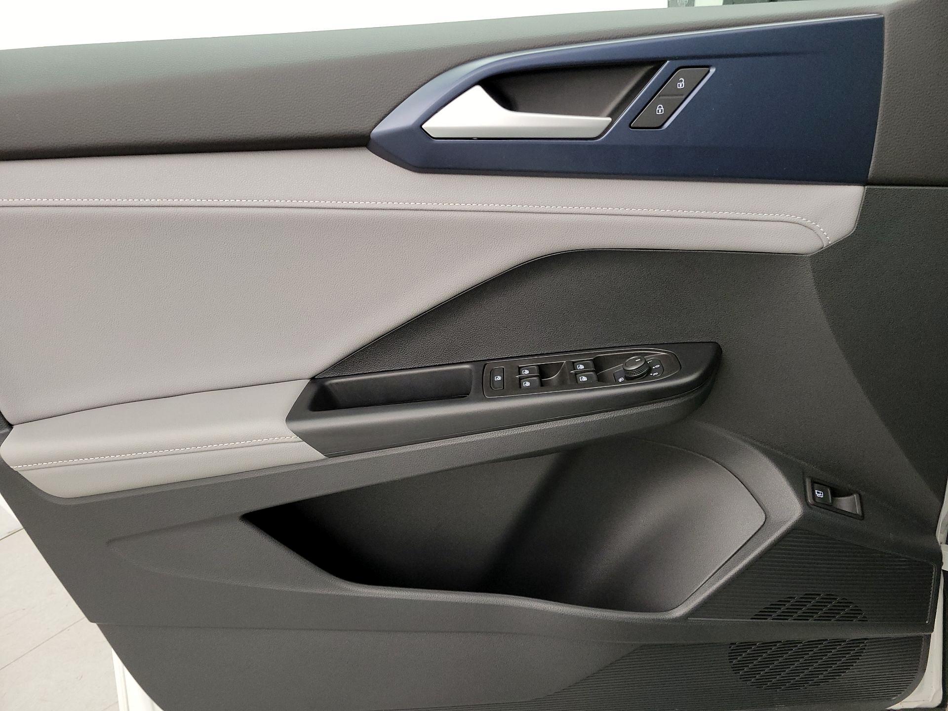 Thumbnail: 2024 Volkswagen Taos - 12