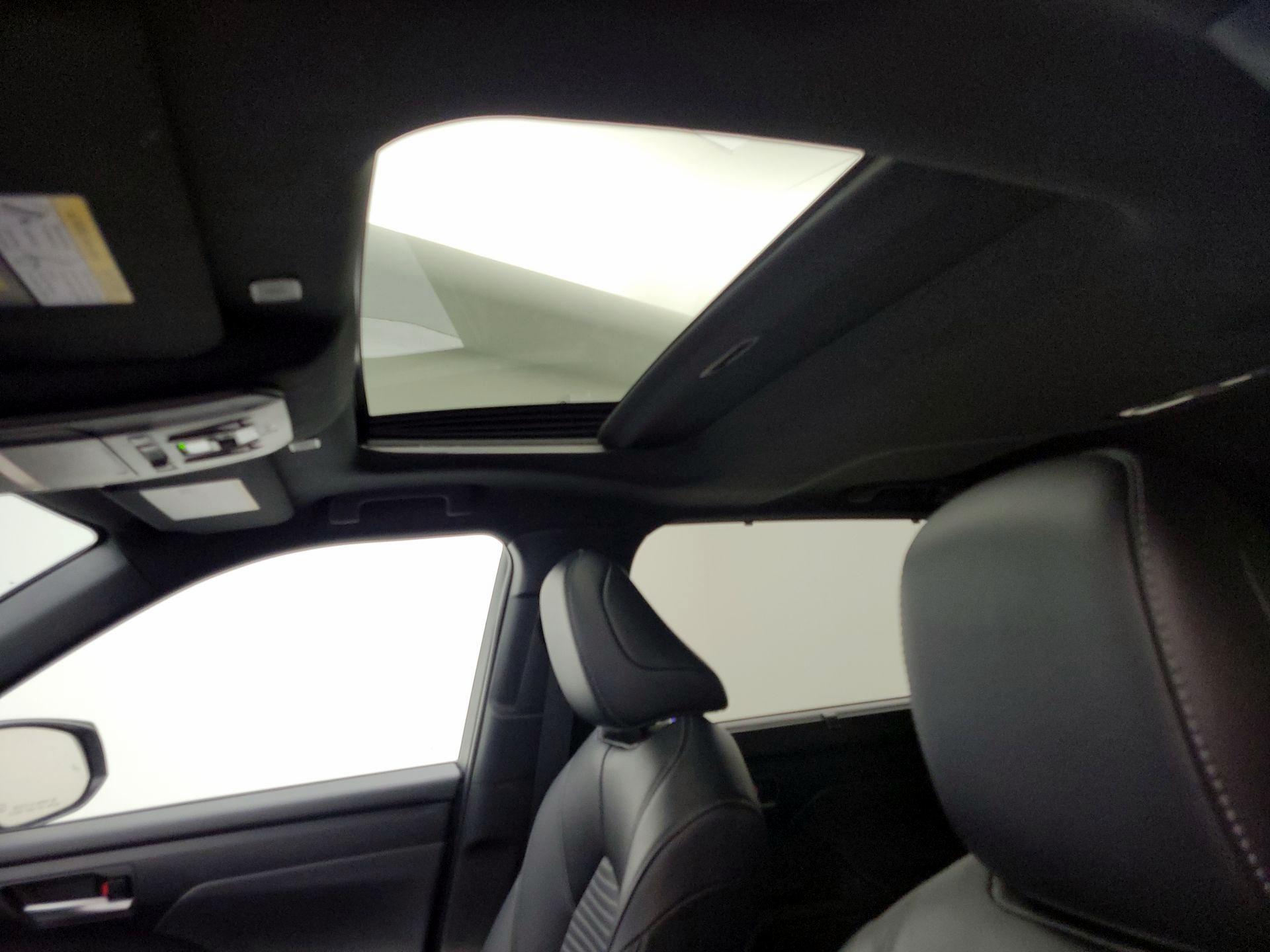 Thumbnail: 2023 Toyota Highlander - 19