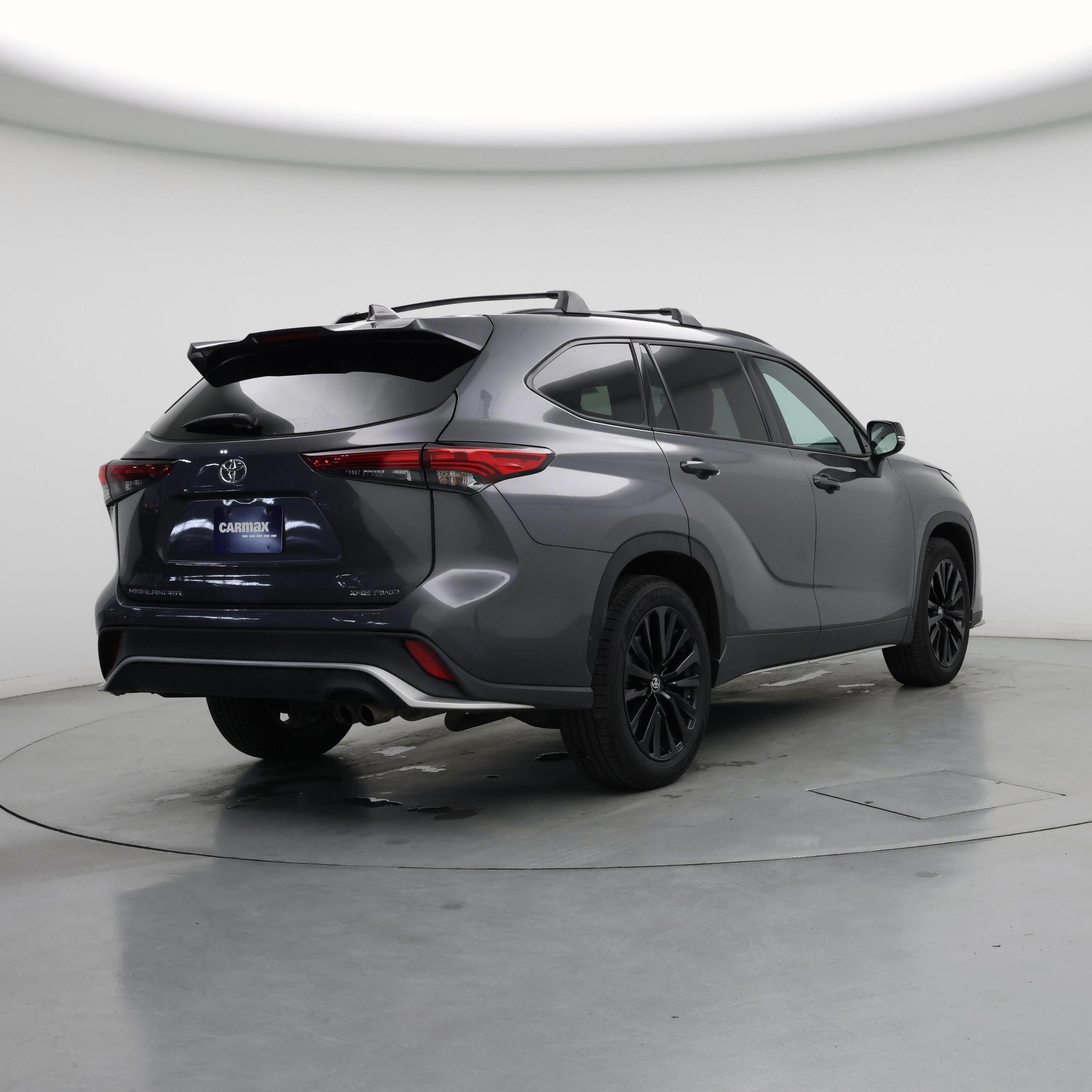 Thumbnail: 2023 Toyota Highlander - 8