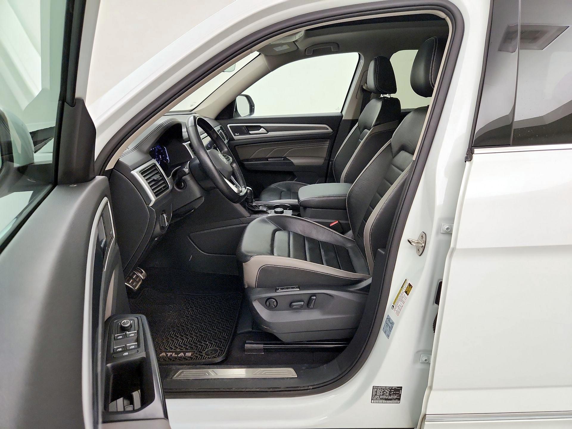 Thumbnail: 2021 Volkswagen Atlas - 11