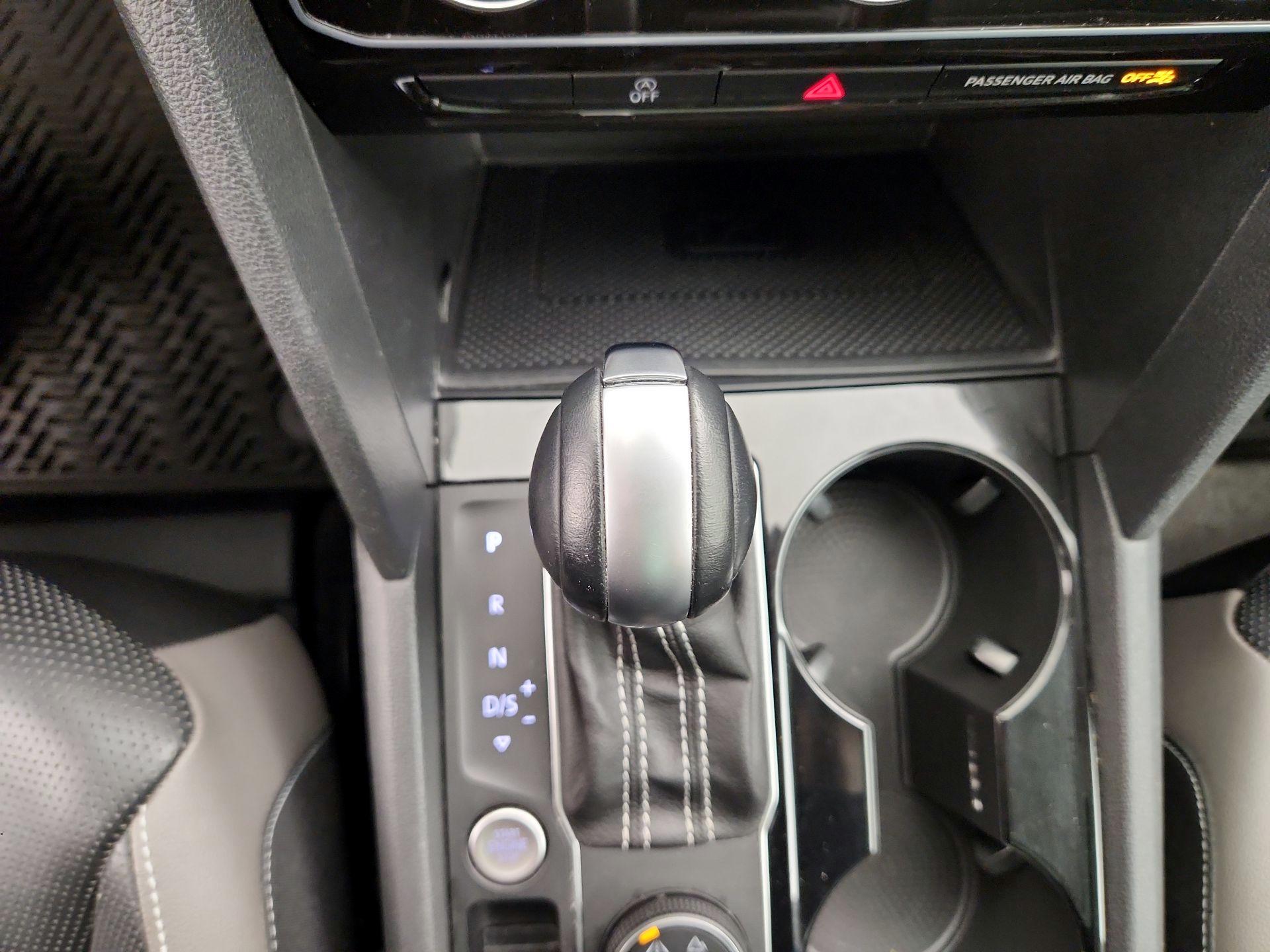 Thumbnail: 2021 Volkswagen Atlas - 17