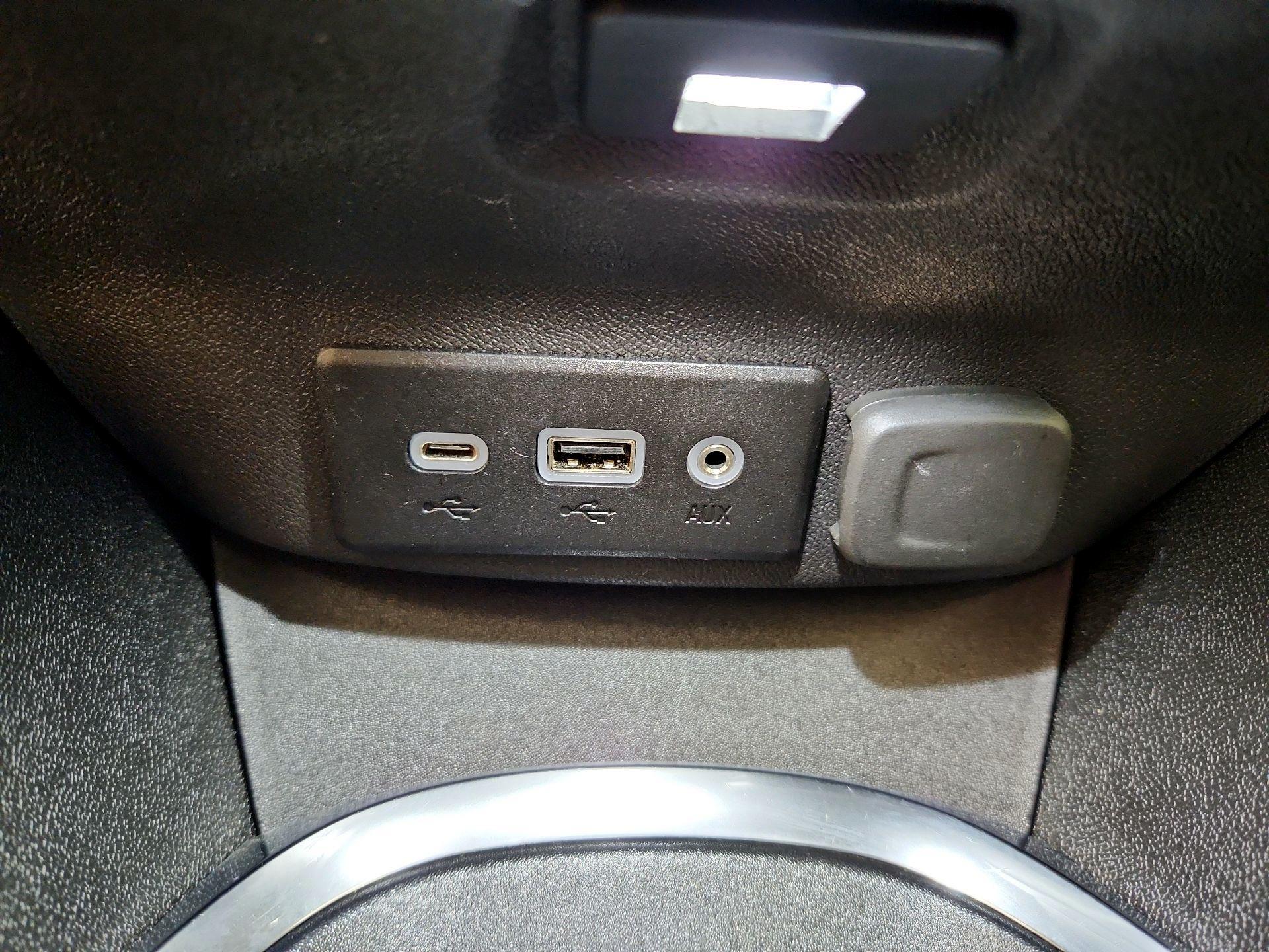 Thumbnail: 2023 Chevrolet Malibu - 18