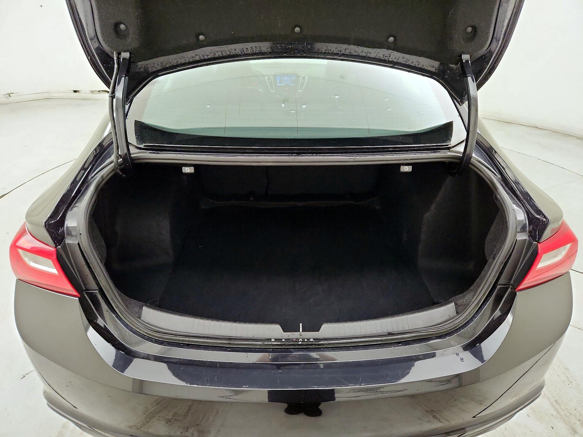 Thumbnail: 2023 Chevrolet Malibu - 20