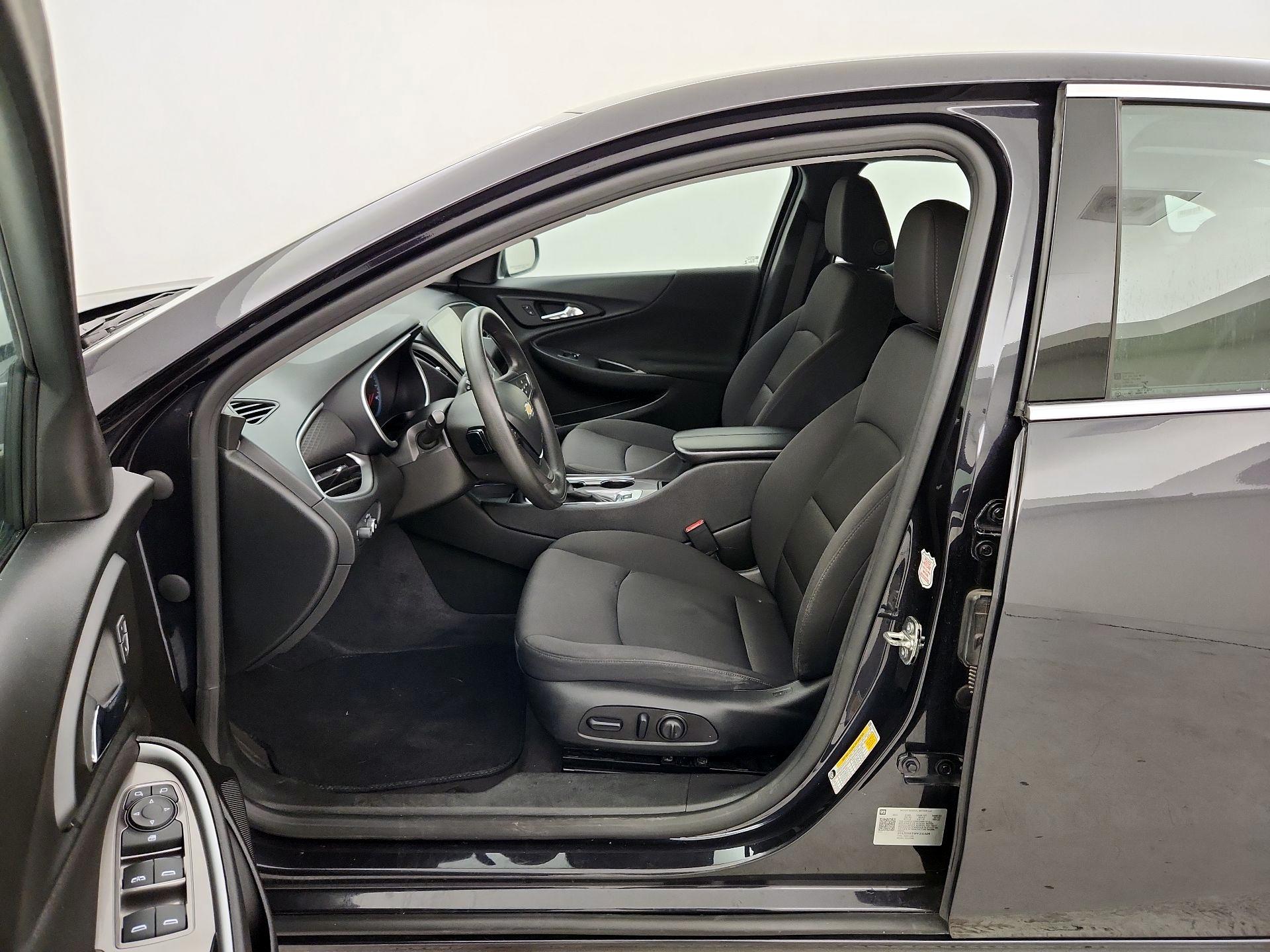 Thumbnail: 2023 Chevrolet Malibu - 11