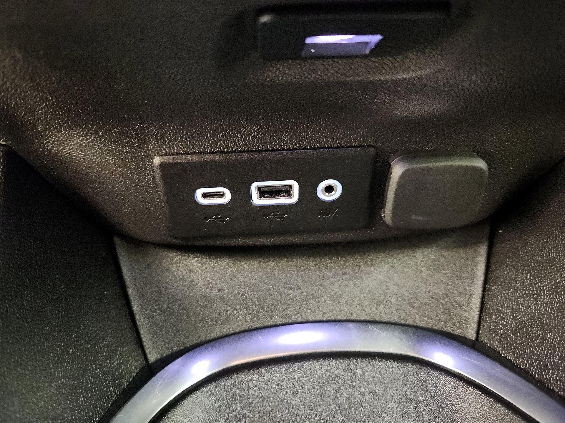 Thumbnail: 2023 Chevrolet Malibu - 17