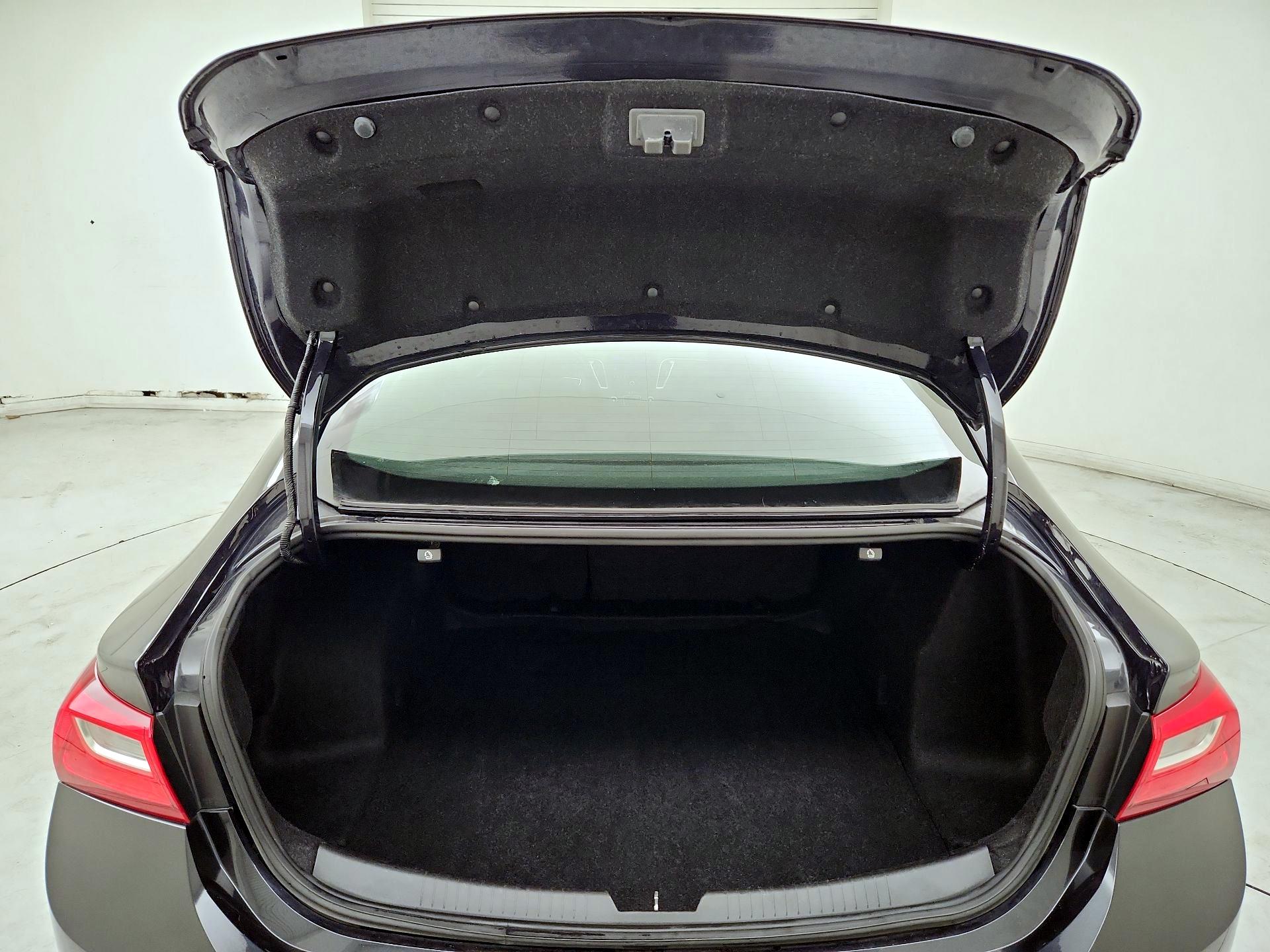 Thumbnail: 2023 Chevrolet Malibu - 19