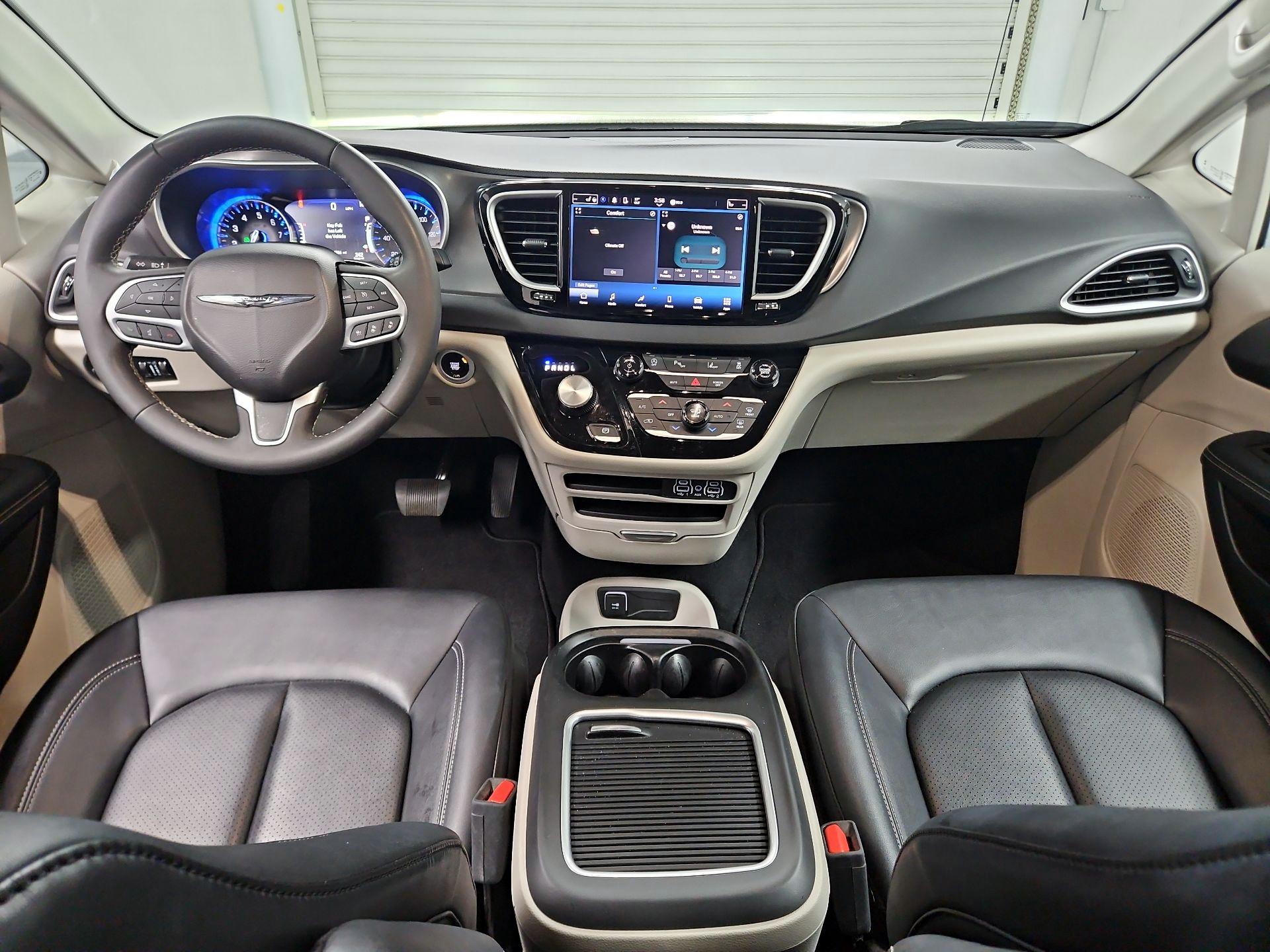 Thumbnail: 2024 Chrysler Pacifica - 9