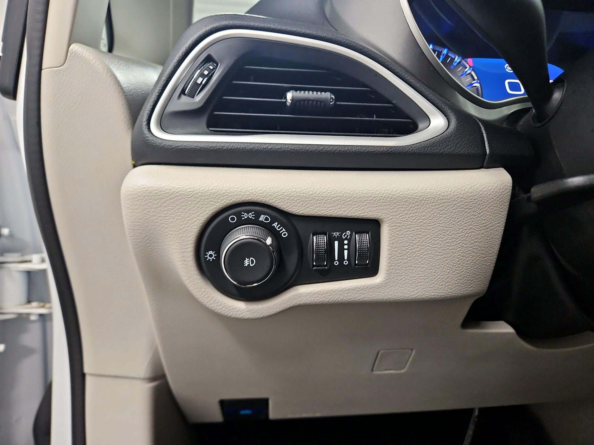 Thumbnail: 2024 Chrysler Pacifica - 13