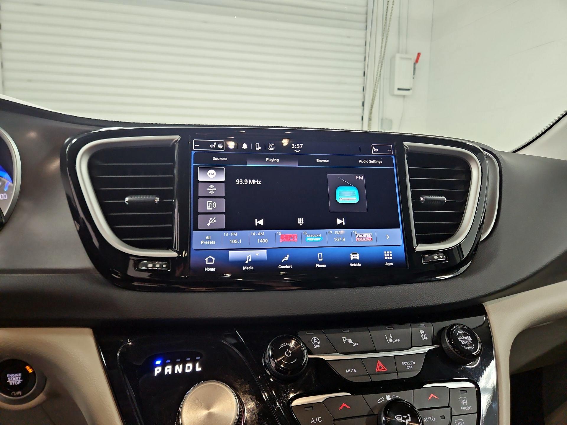 Thumbnail: 2024 Chrysler Pacifica - 15