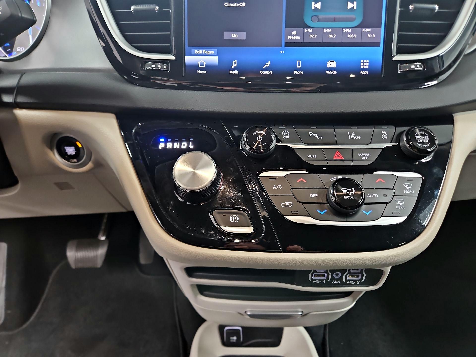 Thumbnail: 2024 Chrysler Pacifica - 17