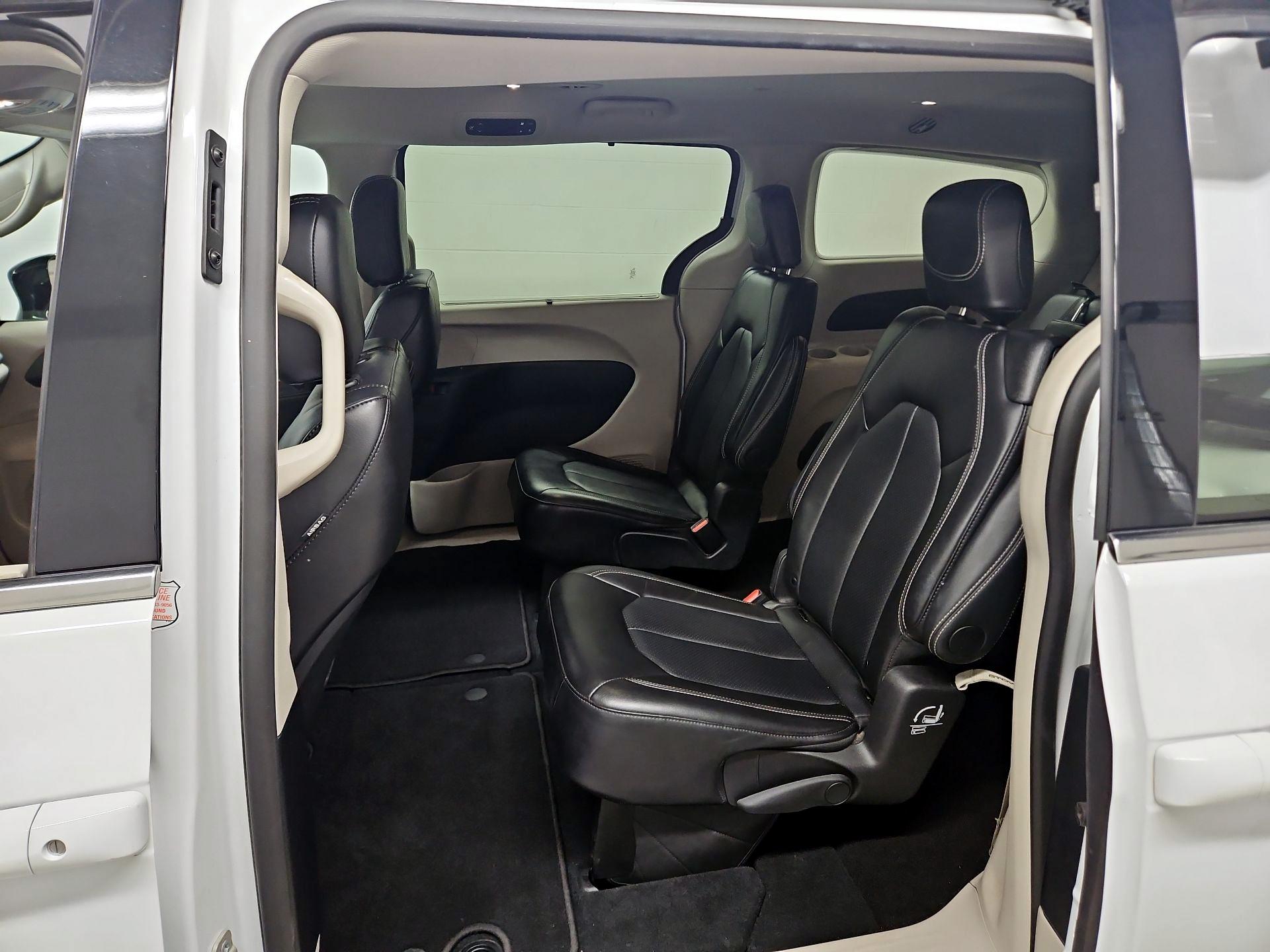 Thumbnail: 2024 Chrysler Pacifica - 19