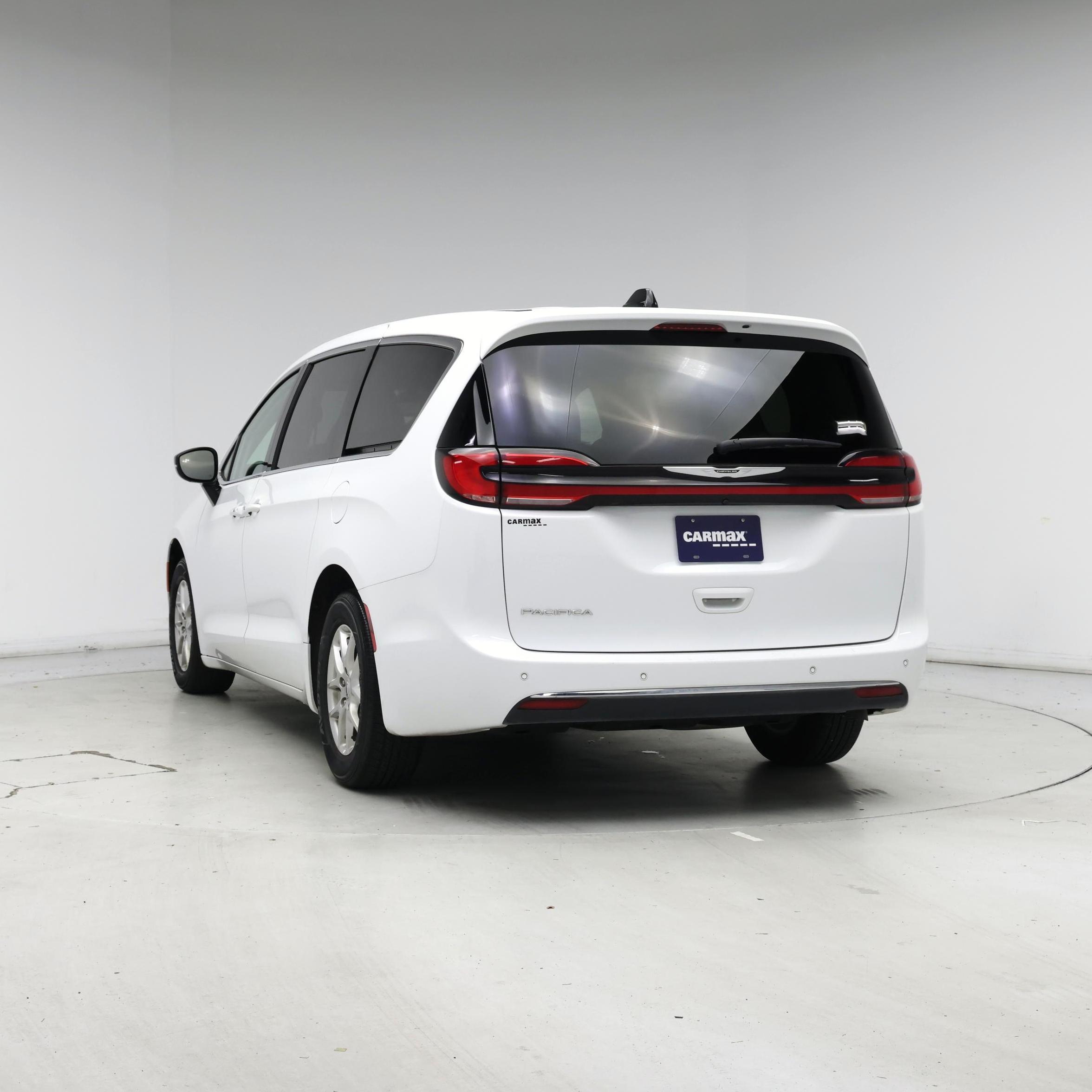 Thumbnail: 2024 Chrysler Pacifica - 6