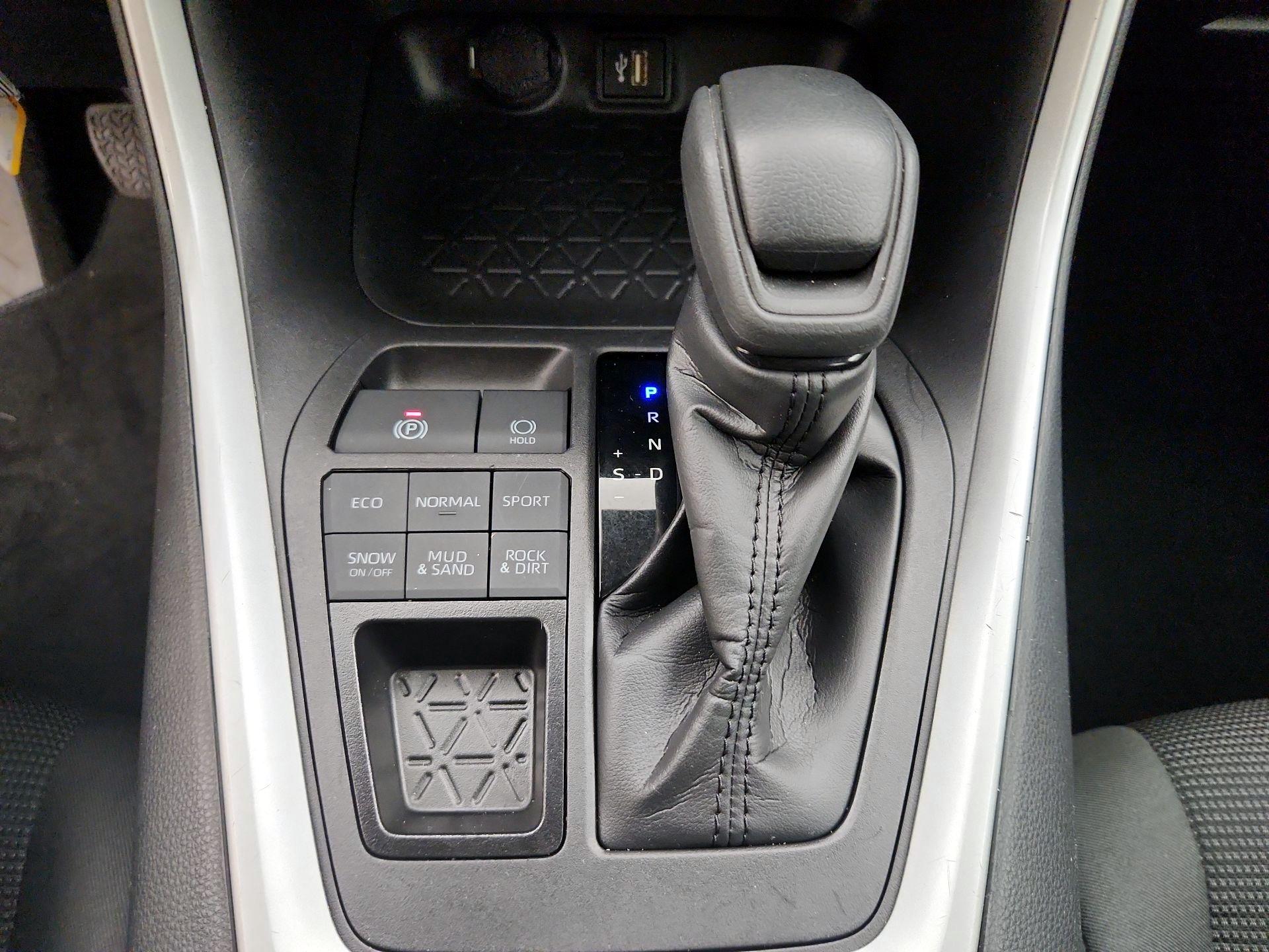 Thumbnail: 2024 Toyota RAV4 - 17