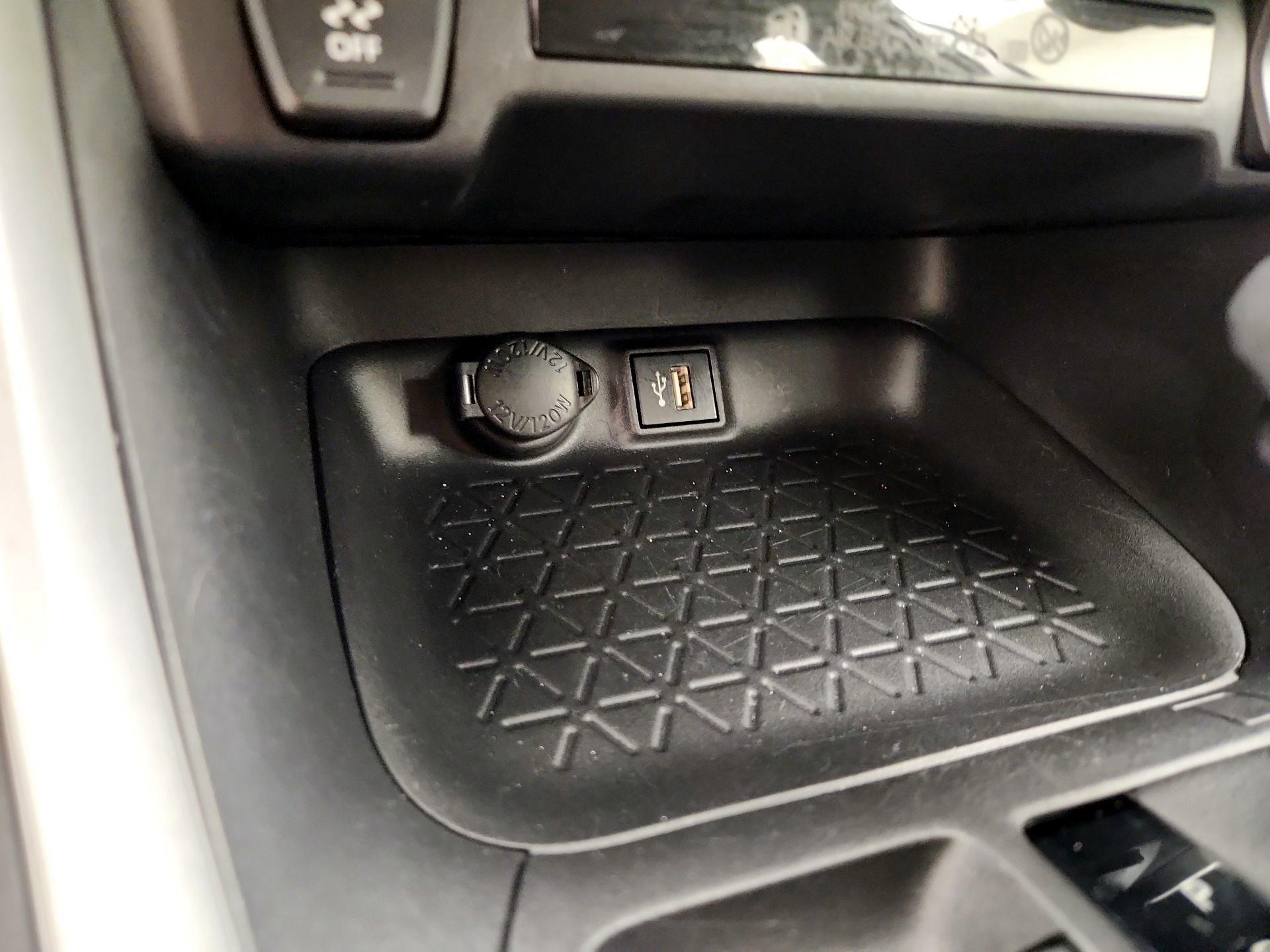 Thumbnail: 2024 Toyota RAV4 - 18