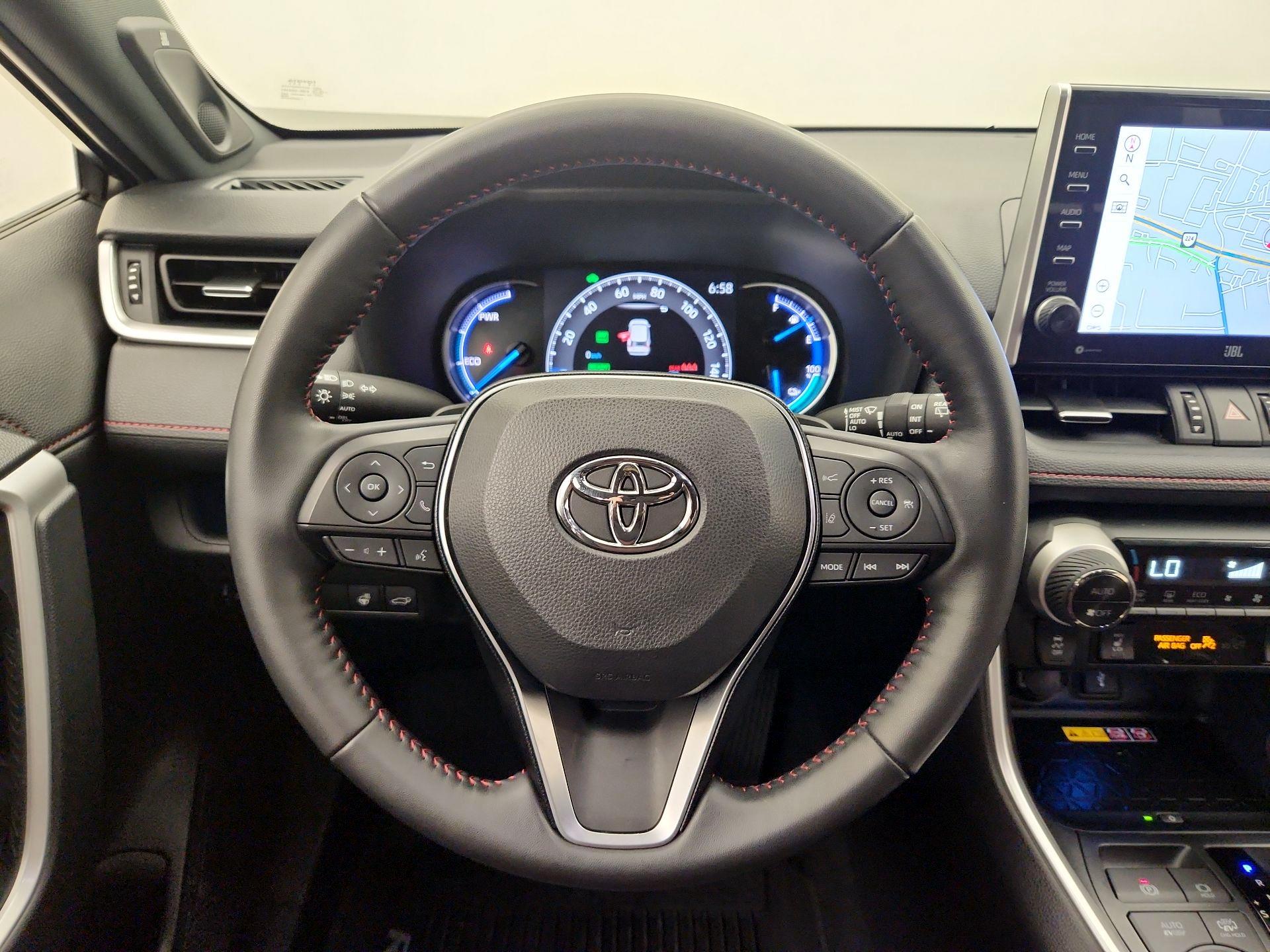 Thumbnail: 2022 Toyota RAV4 - 10