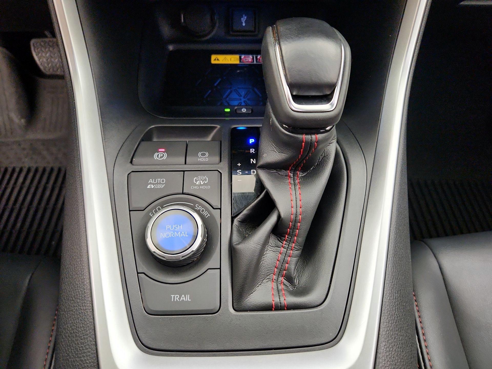 Thumbnail: 2022 Toyota RAV4 - 18