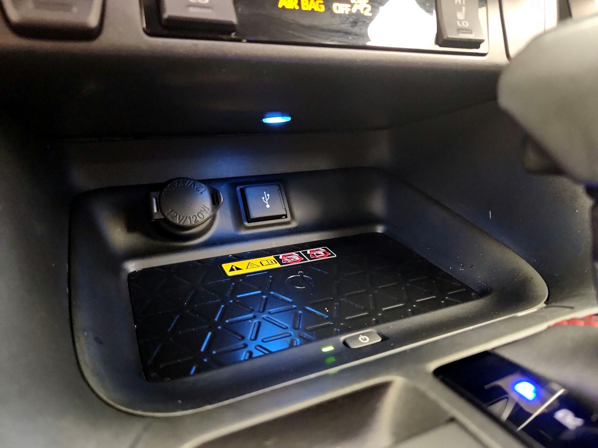 Thumbnail: 2022 Toyota RAV4 - 19