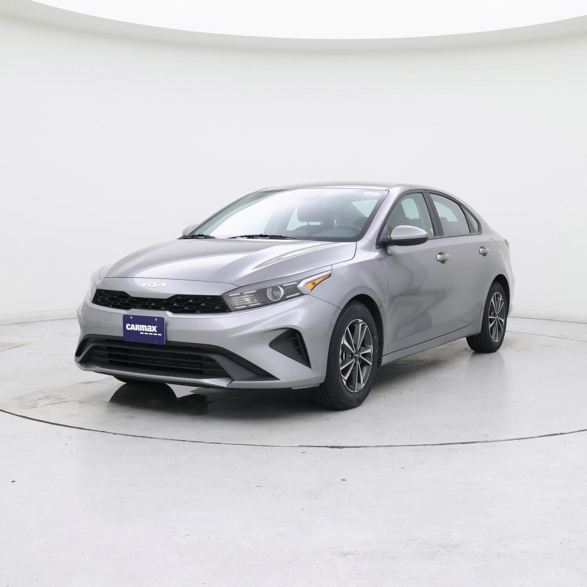 Thumbnail: 2024 Kia Forte - 4