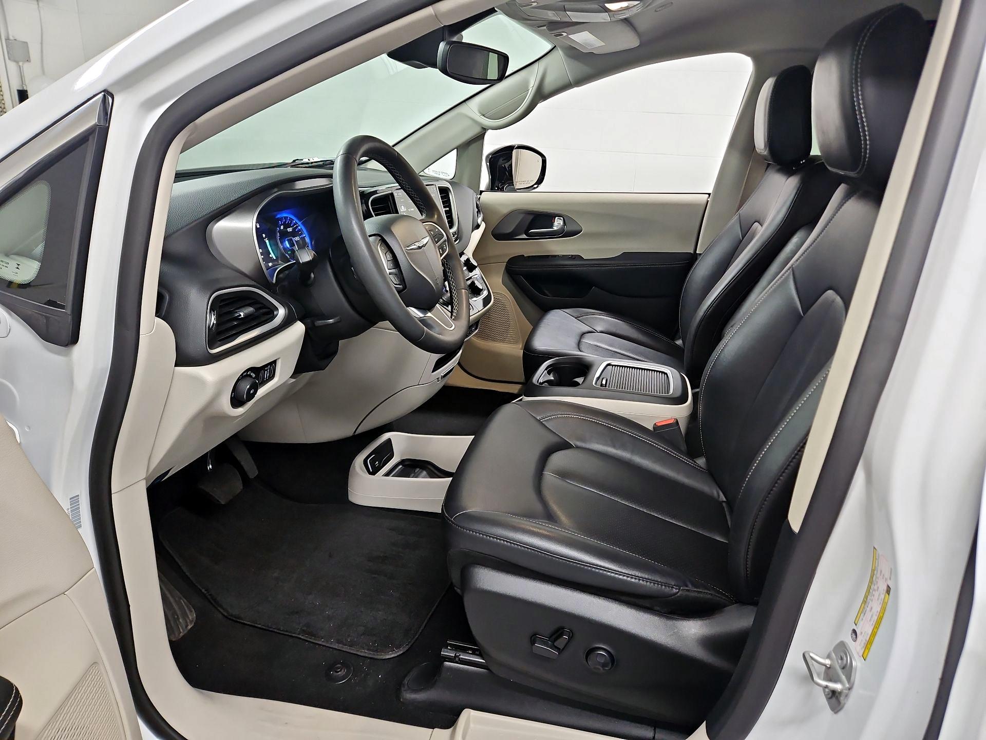 Thumbnail: 2024 Chrysler Pacifica - 11