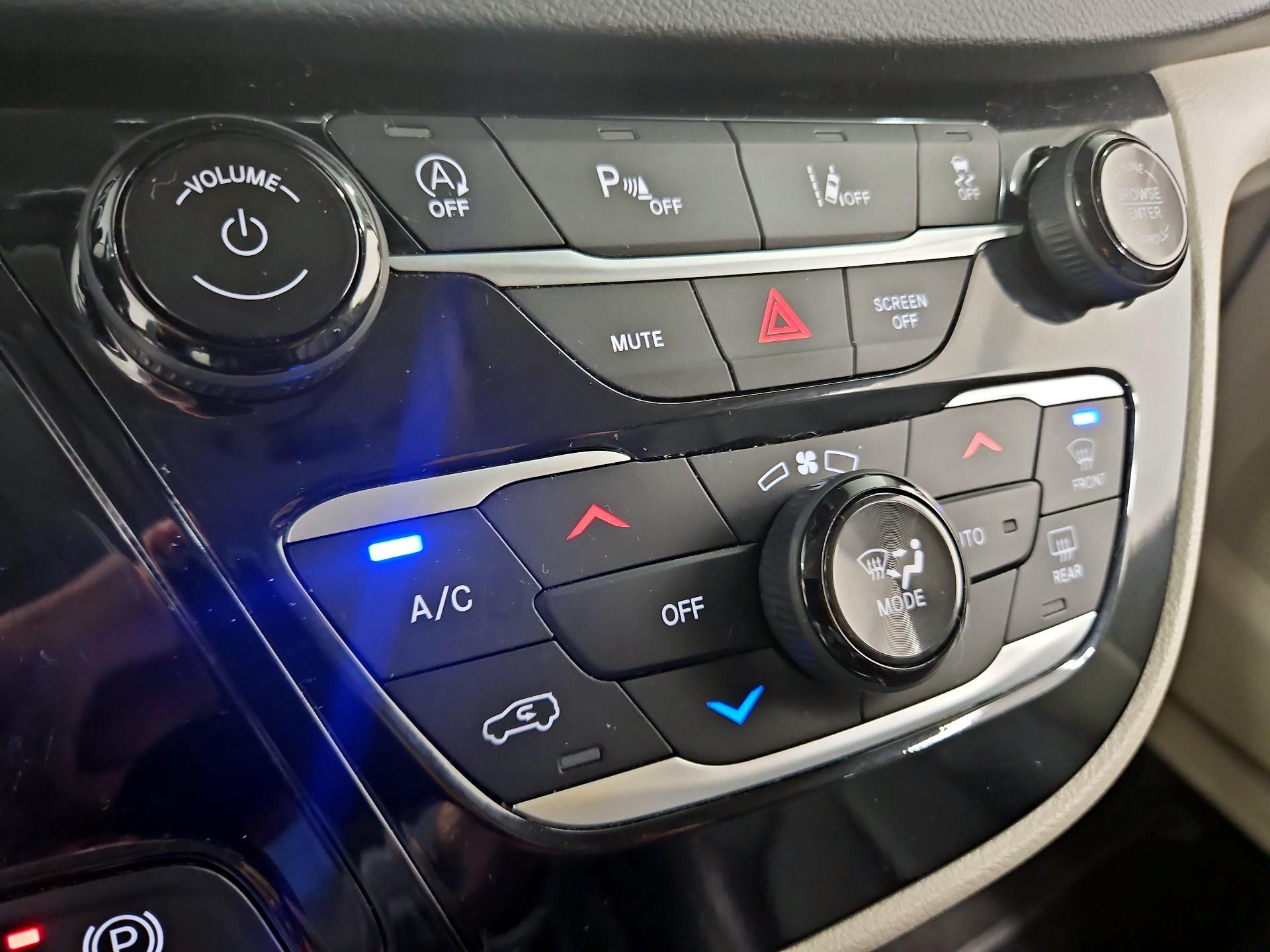 Thumbnail: 2024 Chrysler Pacifica - 16