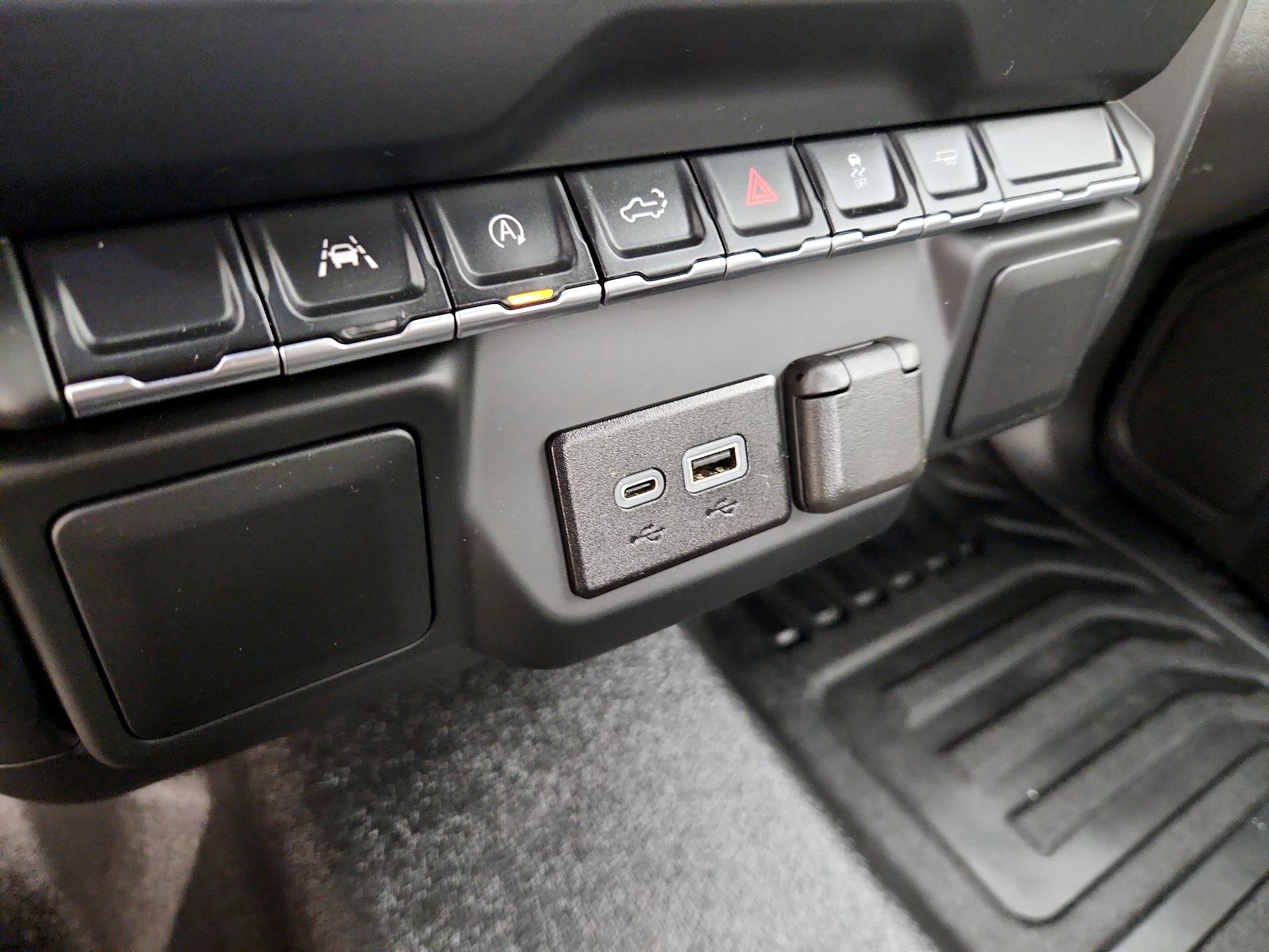 Thumbnail: 2024 Chevrolet Silverado 1500 - 18