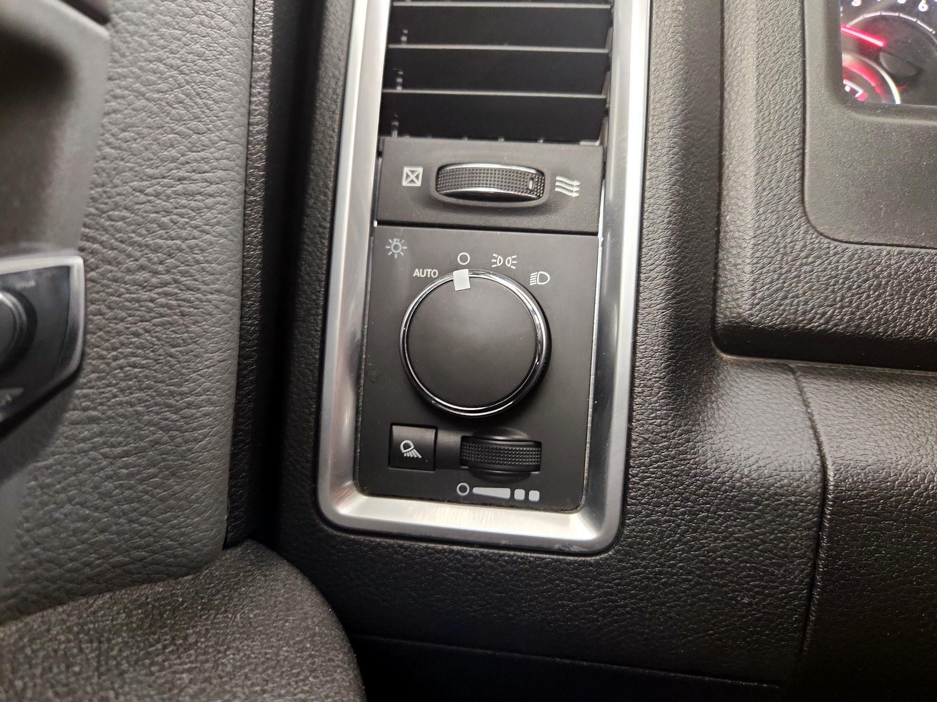 Thumbnail: 2023 RAM 1500 Classic - 13