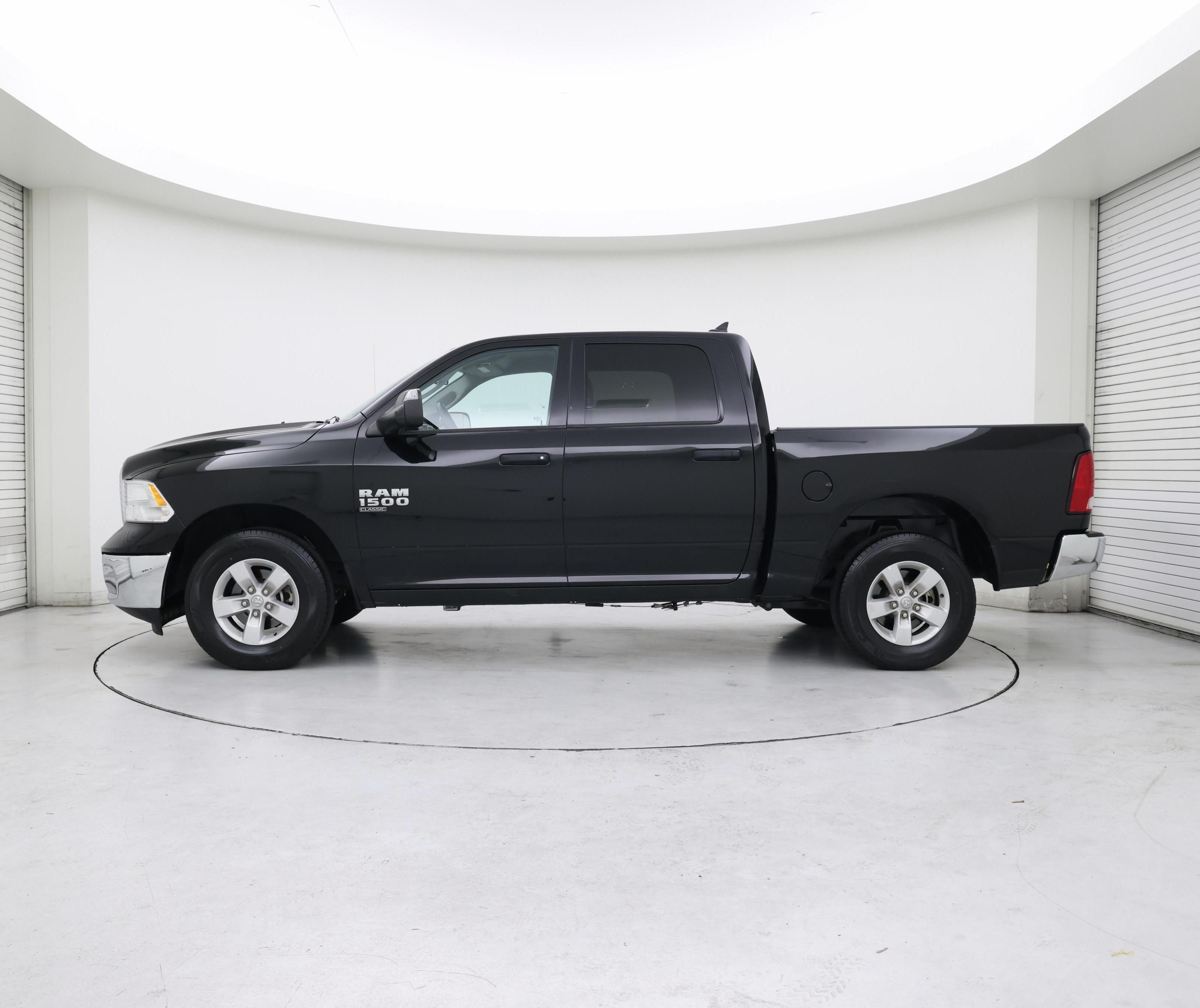 Thumbnail: 2023 RAM 1500 Classic - 3