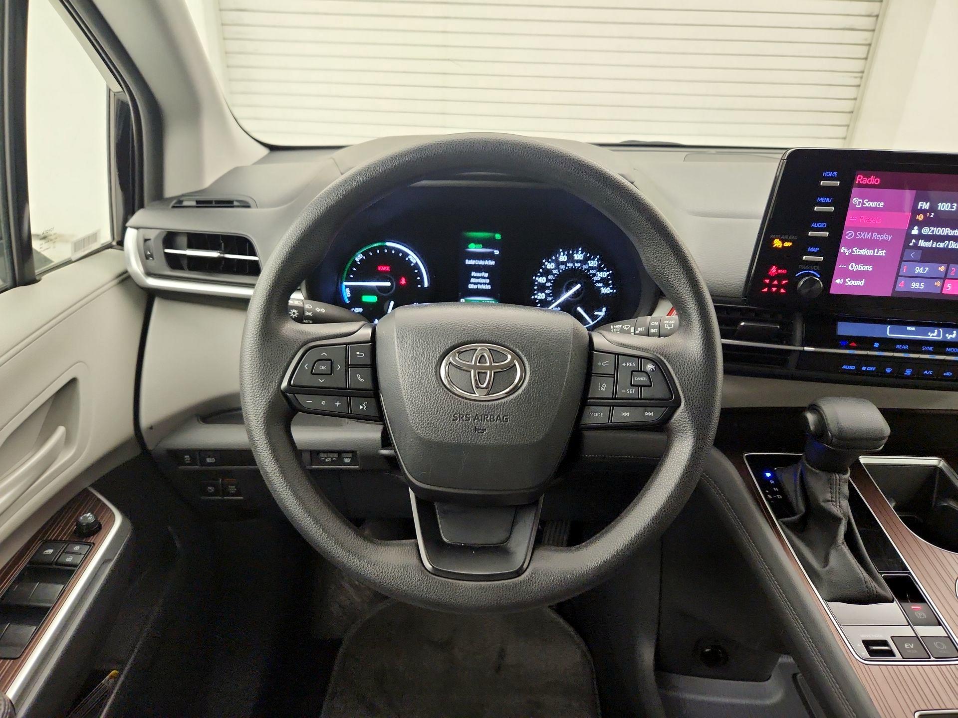 Thumbnail: 2024 Toyota Sienna - 10