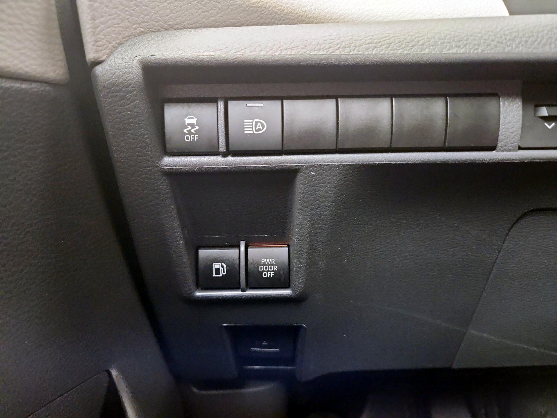 Thumbnail: 2024 Toyota Sienna - 13