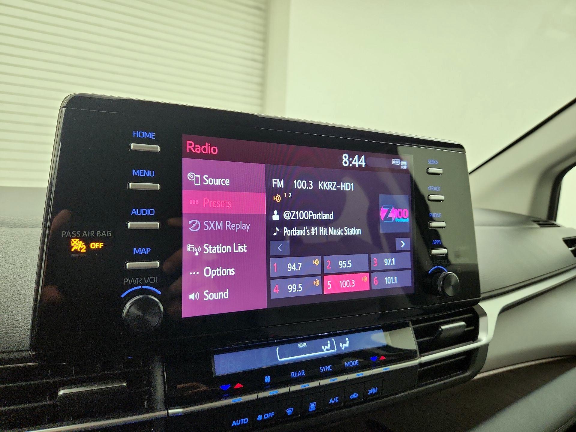 Thumbnail: 2024 Toyota Sienna - 15