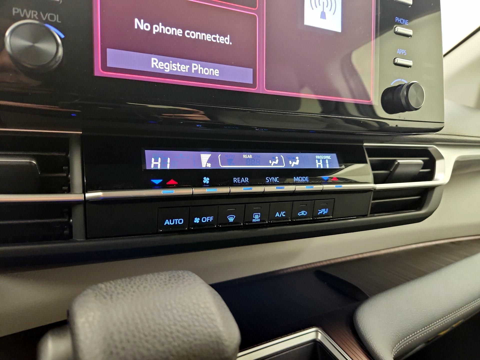 Thumbnail: 2024 Toyota Sienna - 16