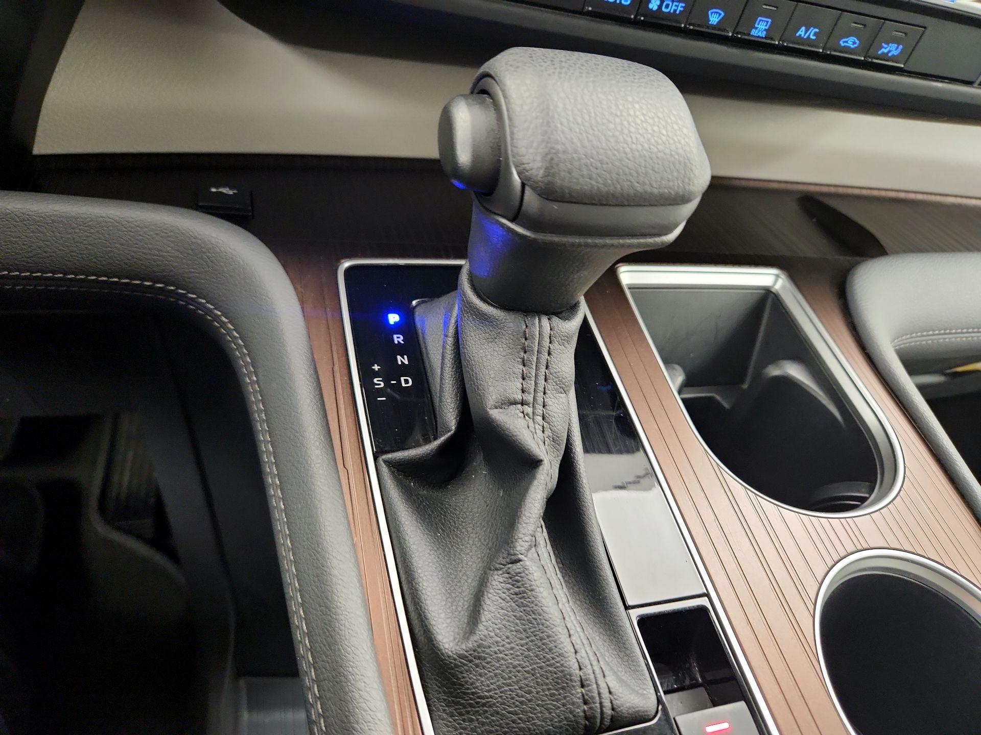 Thumbnail: 2024 Toyota Sienna - 17