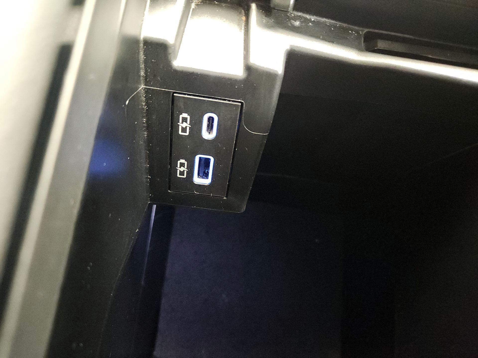 Thumbnail: 2024 Toyota Sienna - 18