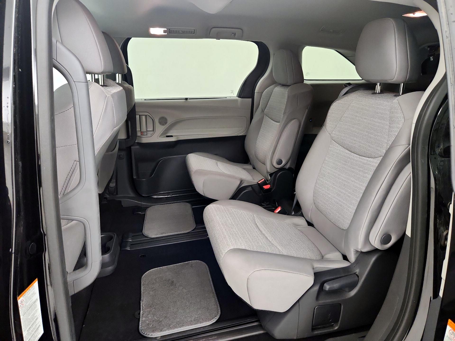 Thumbnail: 2024 Toyota Sienna - 19