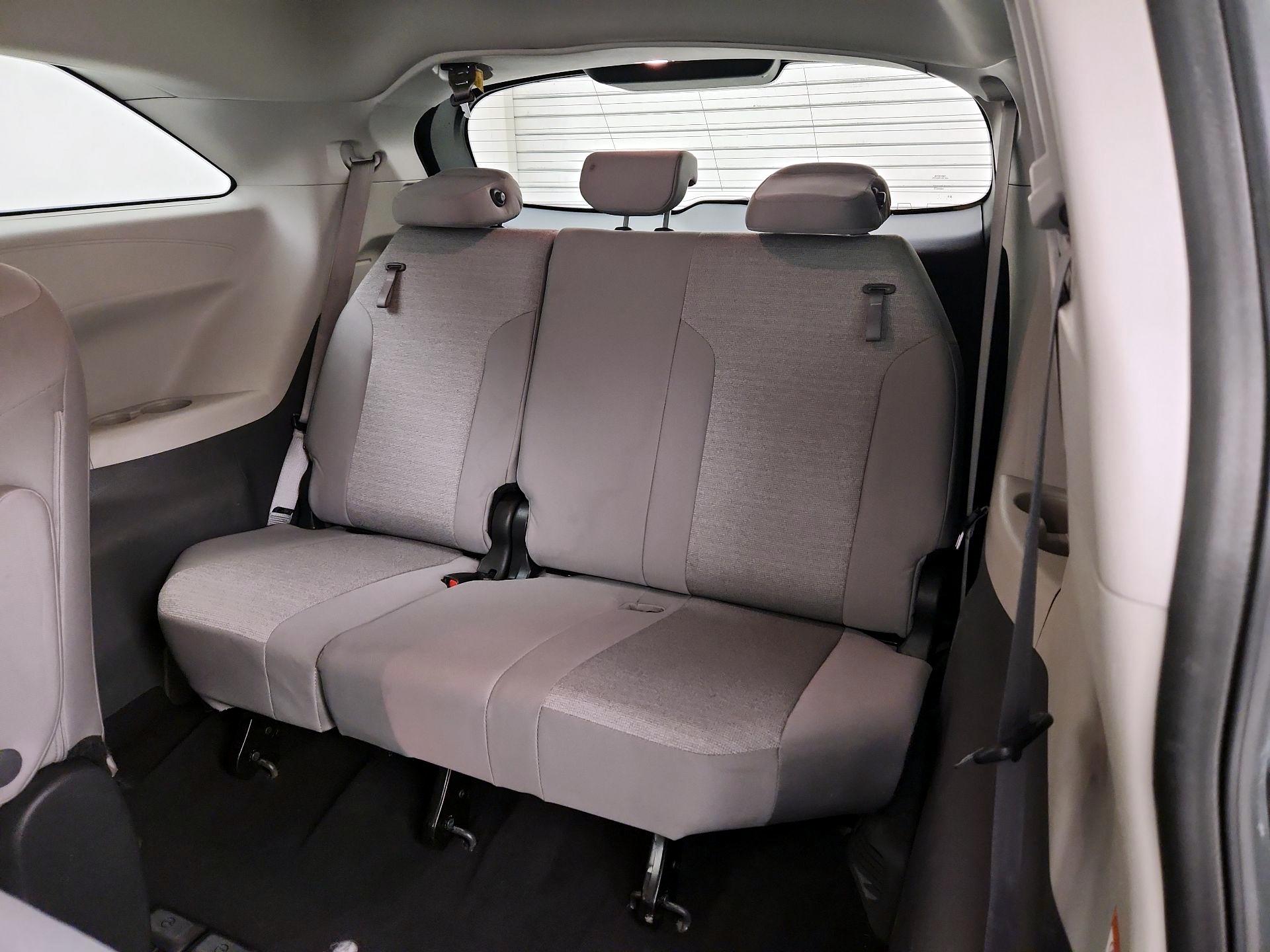 Thumbnail: 2024 Toyota Sienna - 20