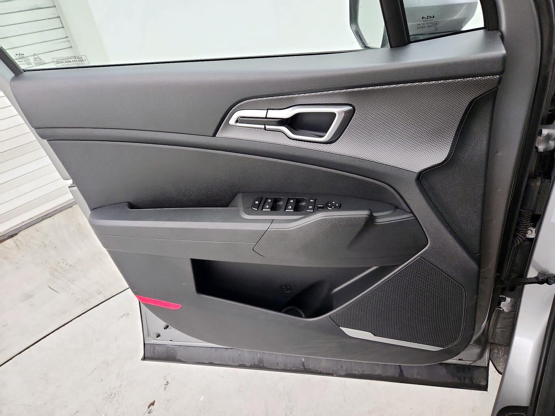 Thumbnail: 2023 Kia Sportage - 12