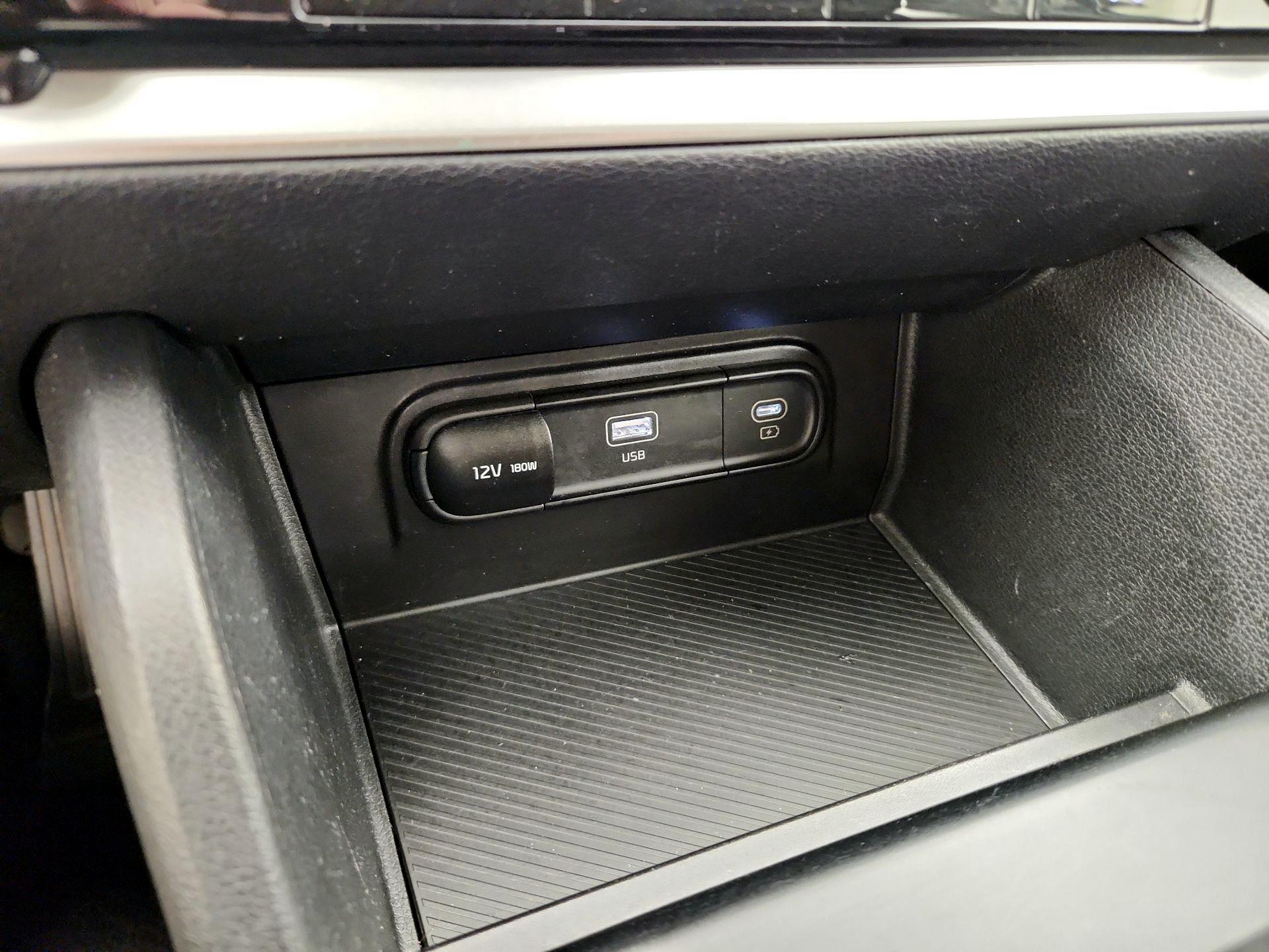 Thumbnail: 2023 Kia Sportage - 18