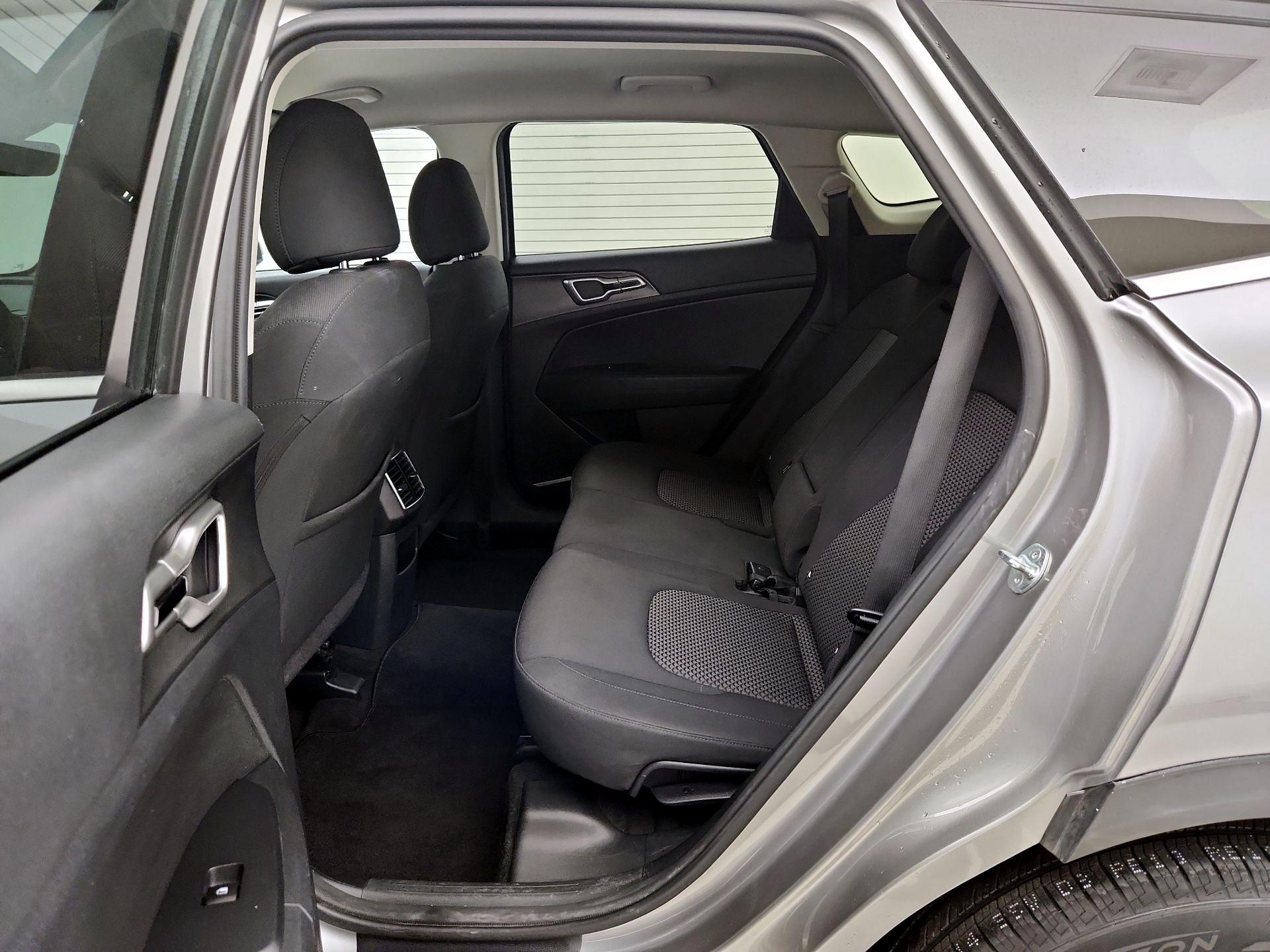 Thumbnail: 2023 Kia Sportage - 19