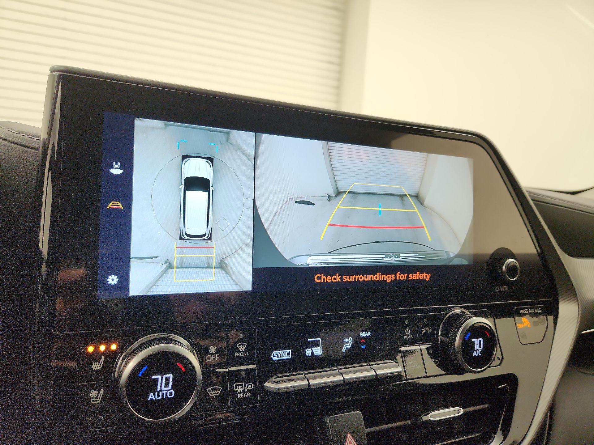 Thumbnail: 2023 Toyota Highlander - 14