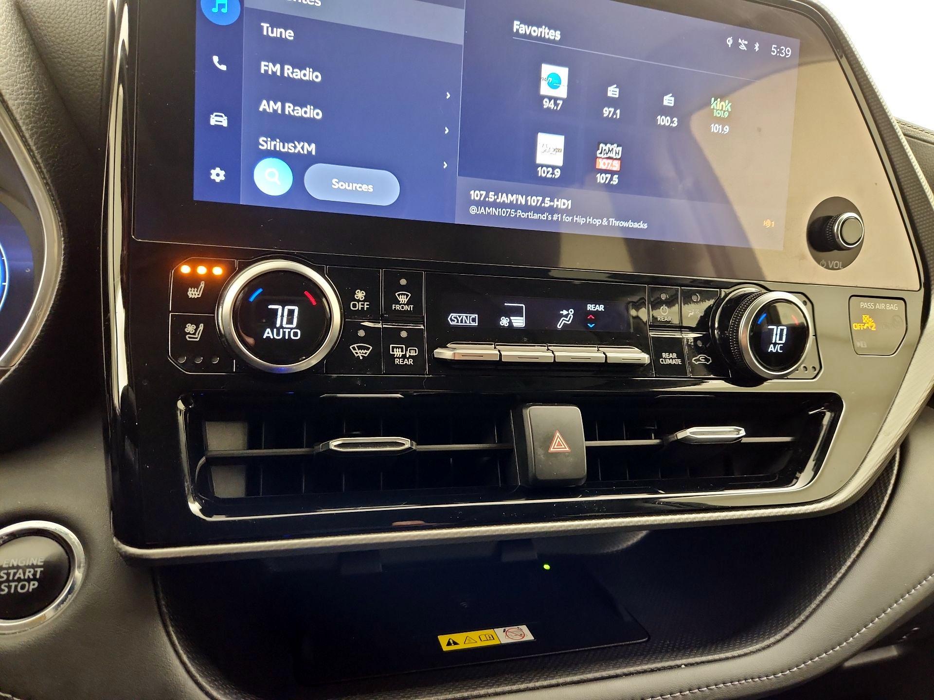 Thumbnail: 2023 Toyota Highlander - 16