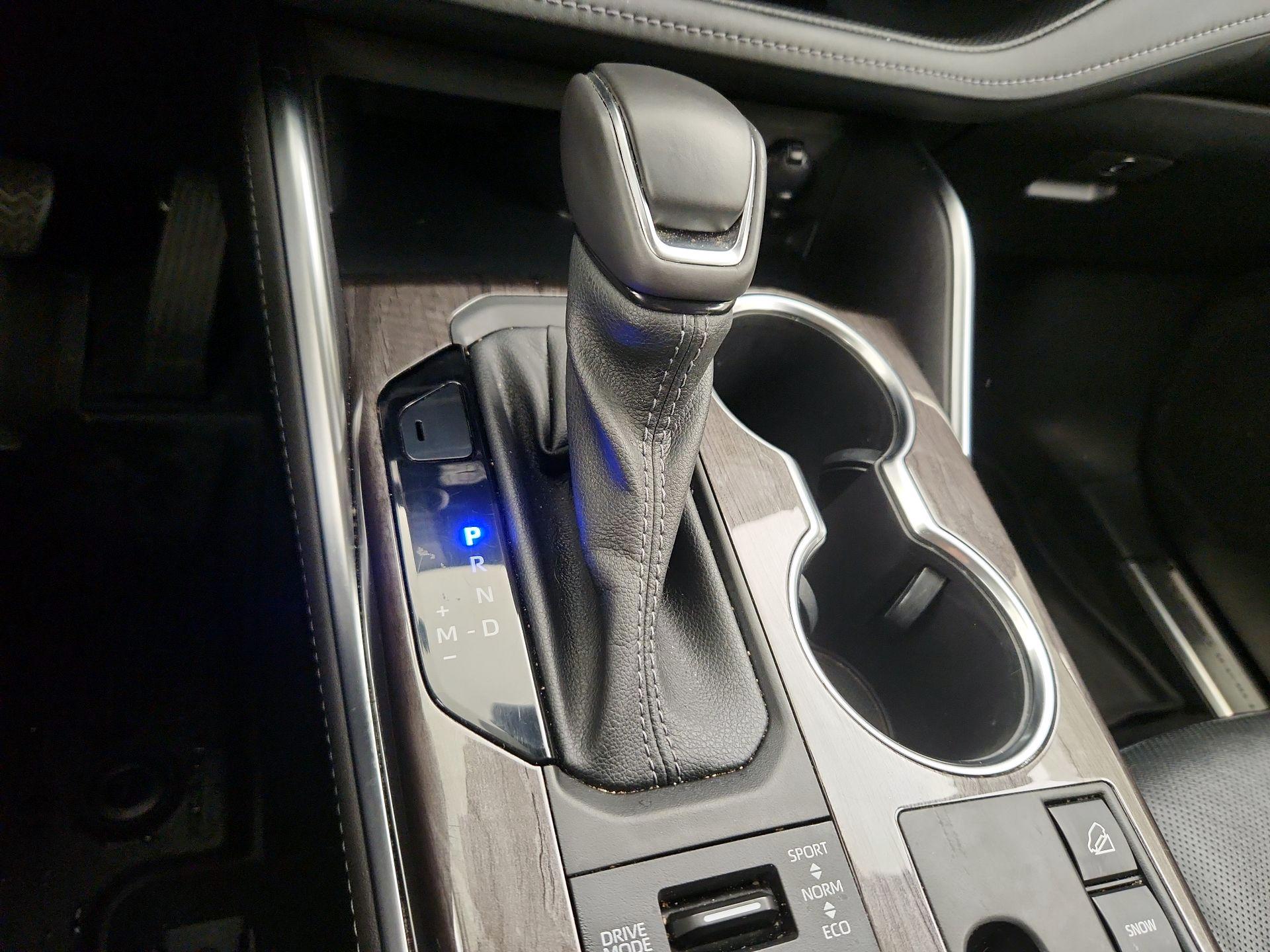 Thumbnail: 2023 Toyota Highlander - 17