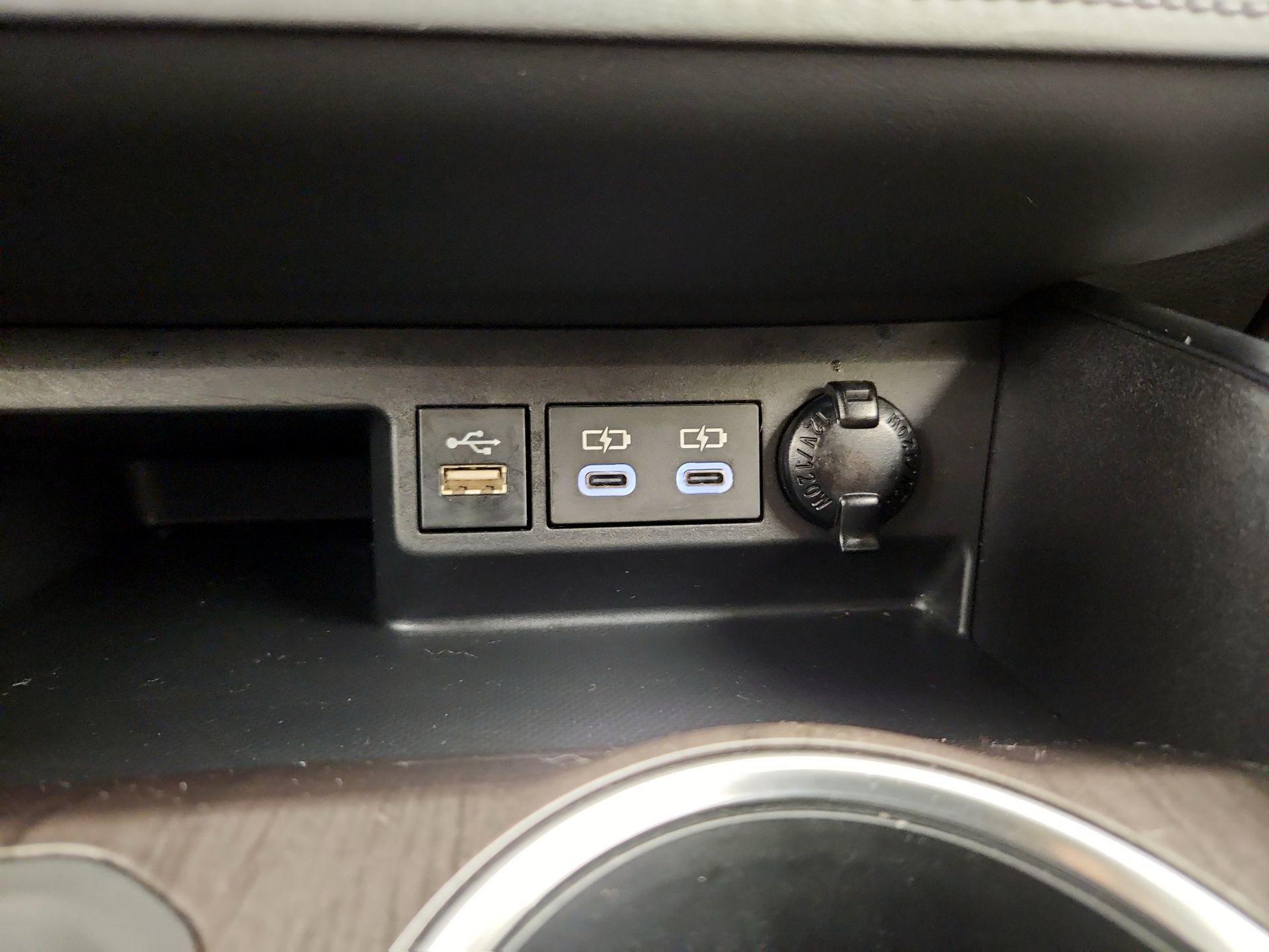 Thumbnail: 2023 Toyota Highlander - 18