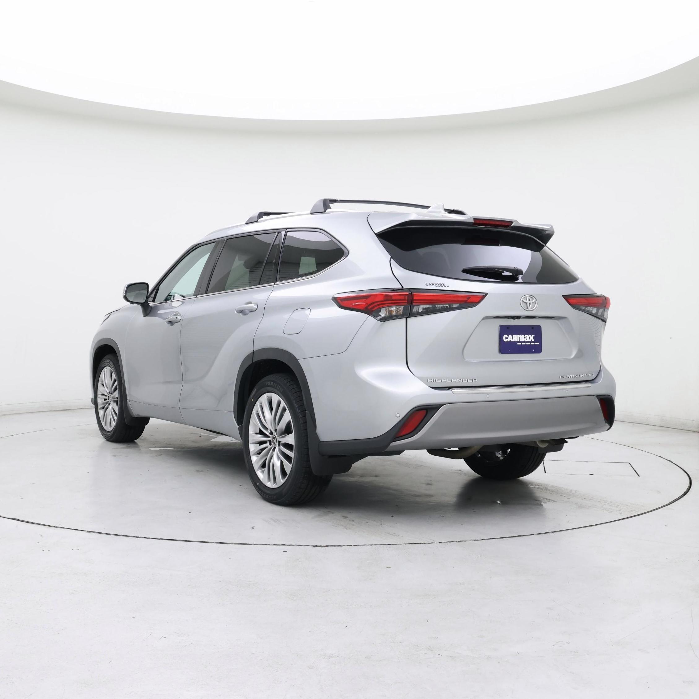 Thumbnail: 2023 Toyota Highlander - 2