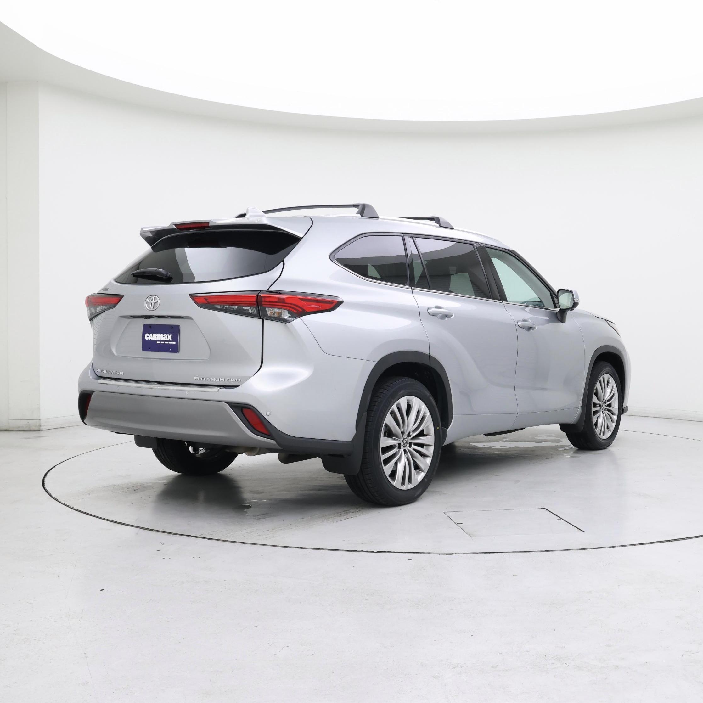 Thumbnail: 2023 Toyota Highlander - 8