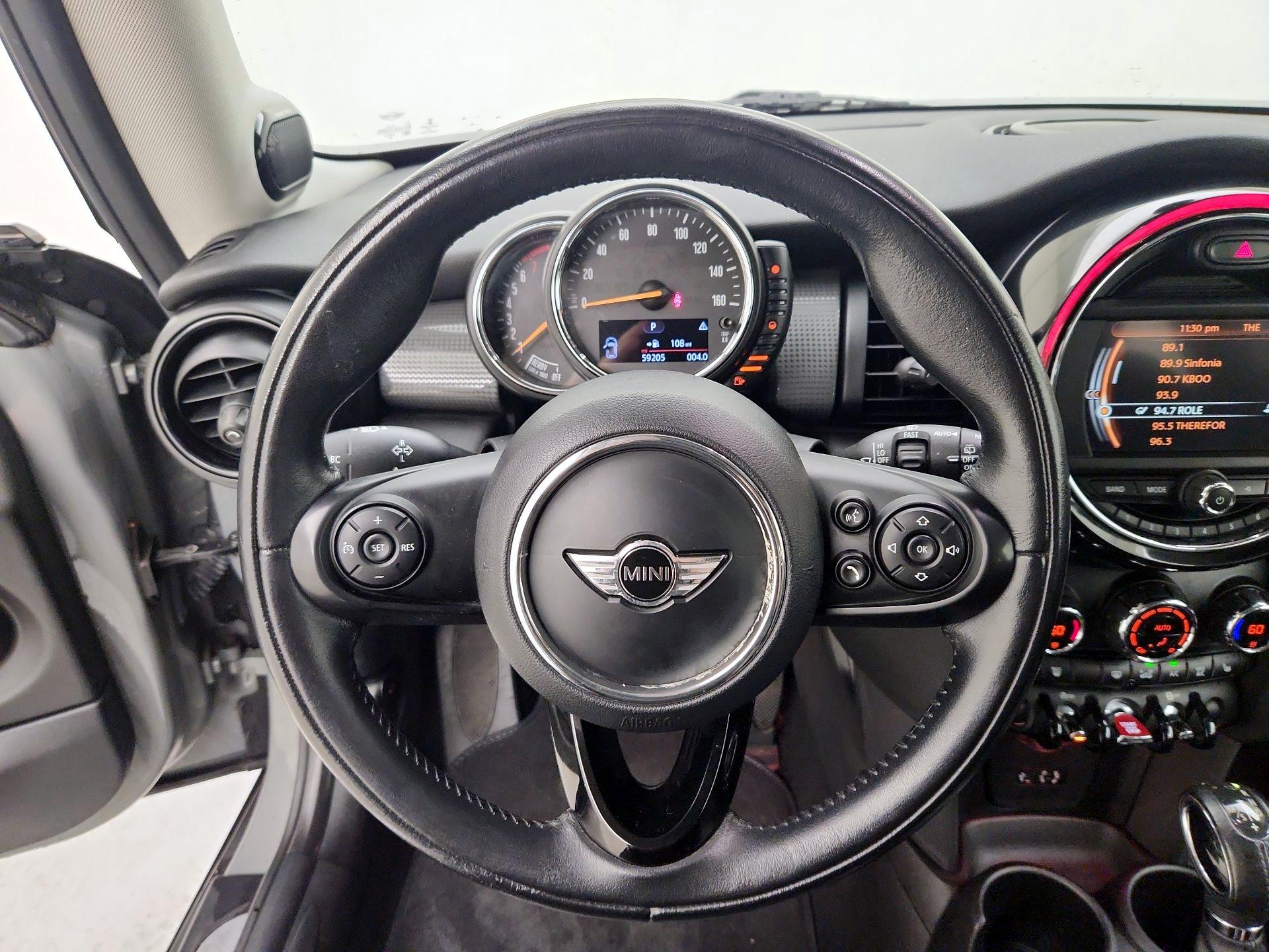 Thumbnail: 2015 MINI Cooper Hardtop - 10