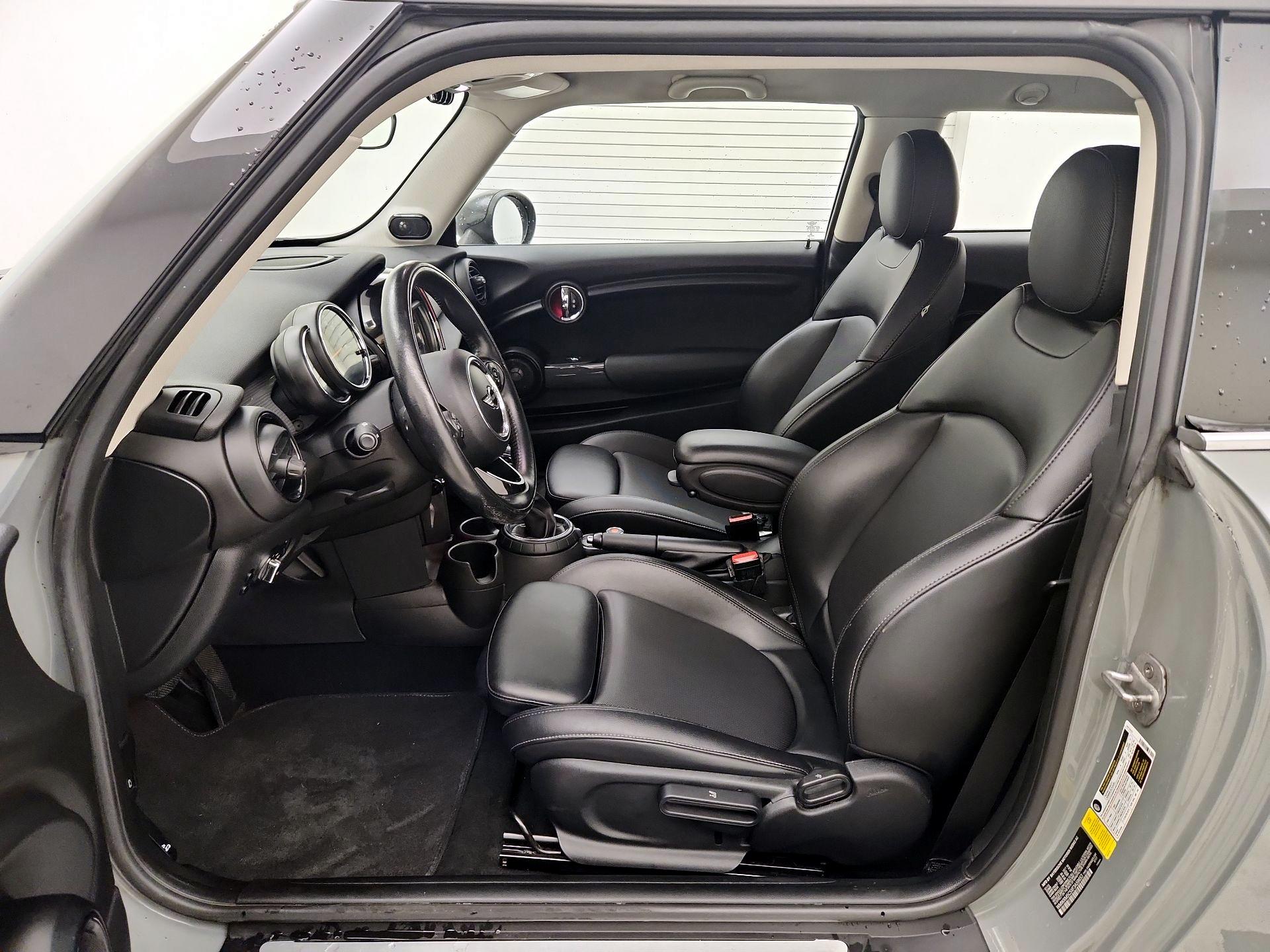 Thumbnail: 2015 MINI Cooper Hardtop - 11