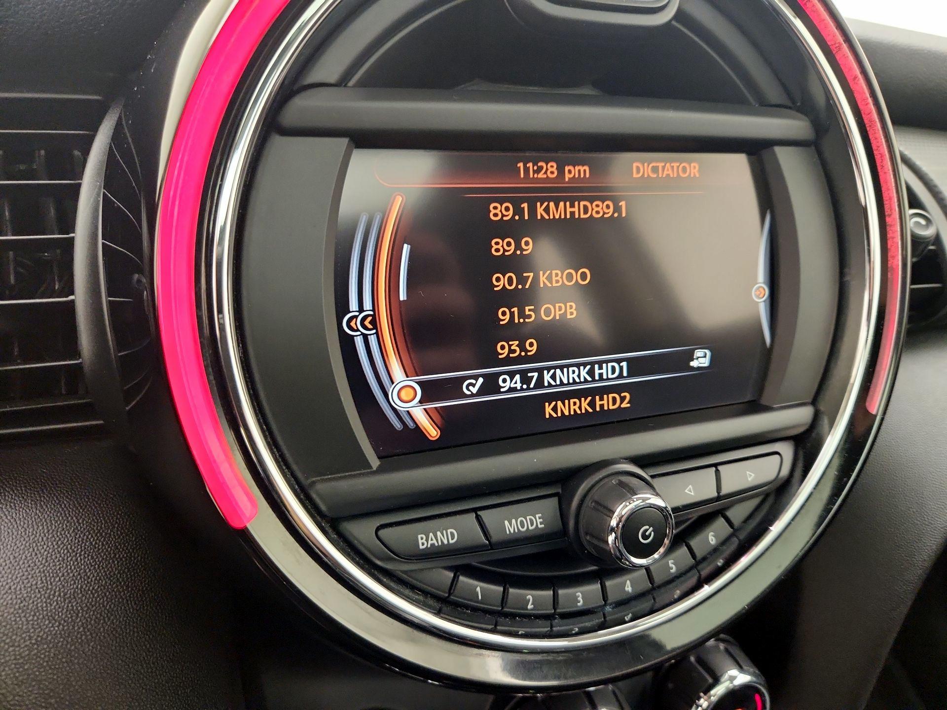 Thumbnail: 2015 MINI Cooper Hardtop - 14