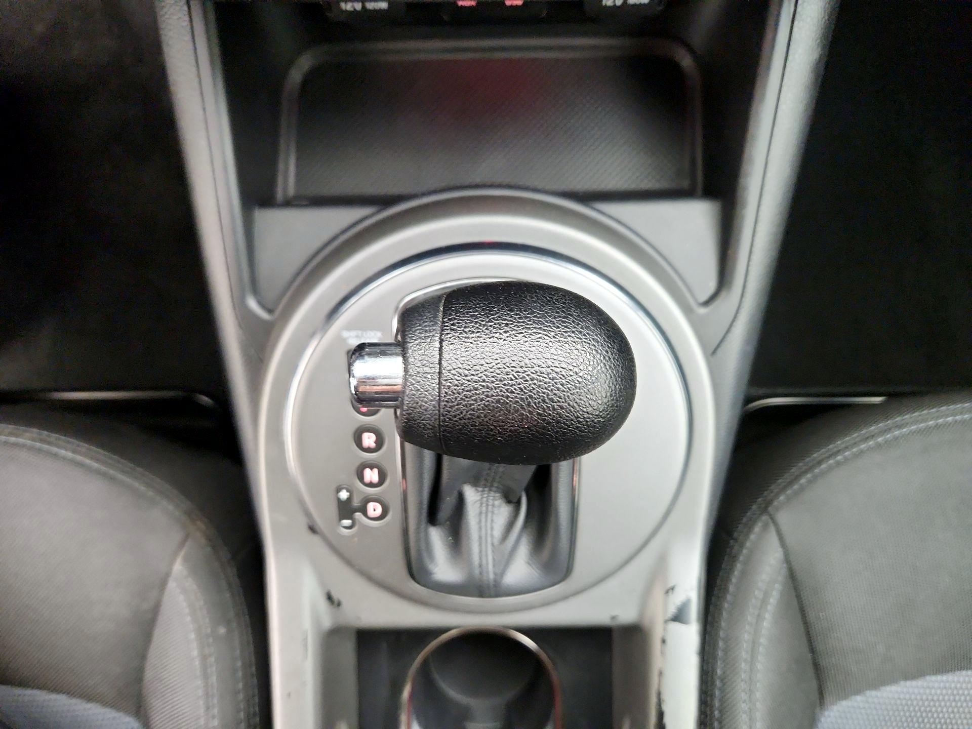 Thumbnail: 2016 Kia Sportage - 16